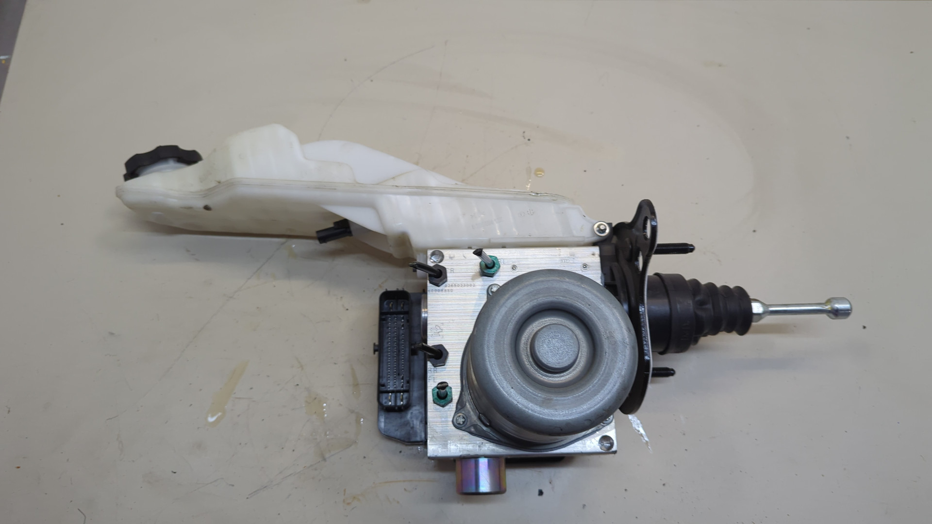 Цилиндр тормозной главный