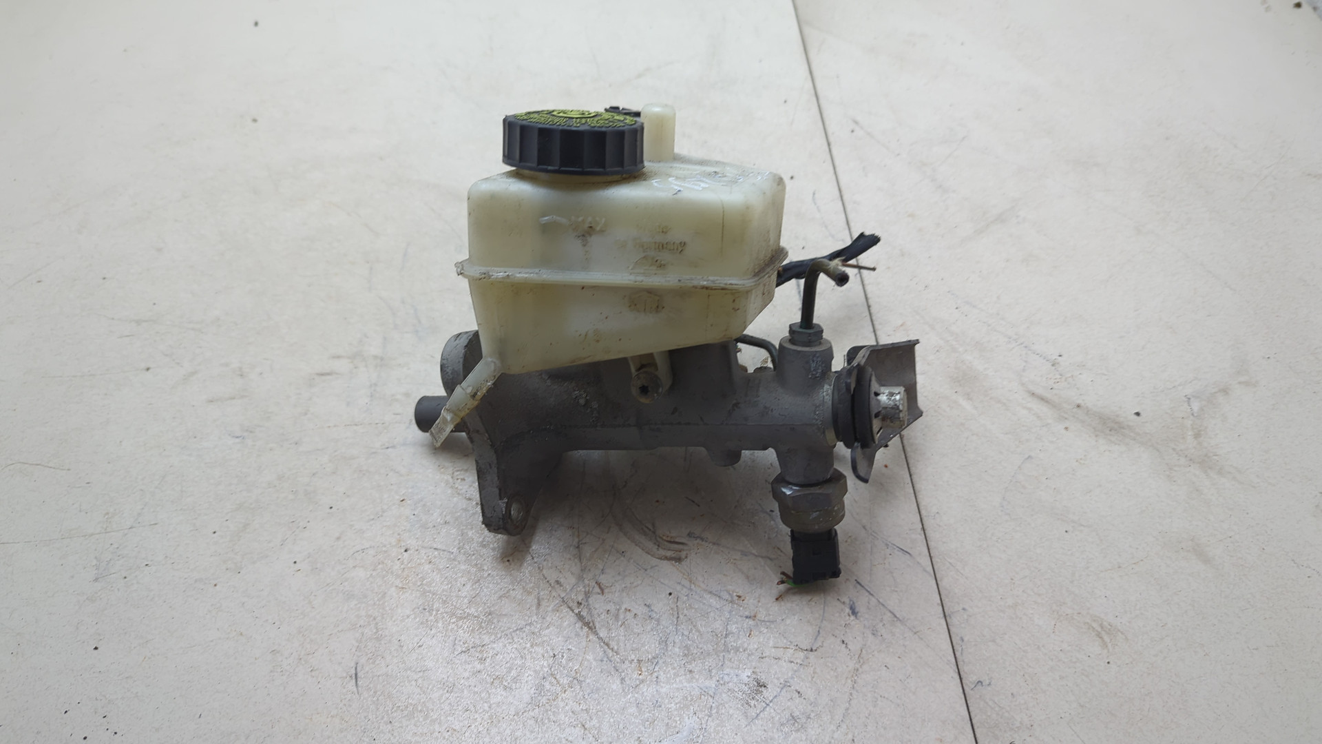 Цилиндр тормозной главный