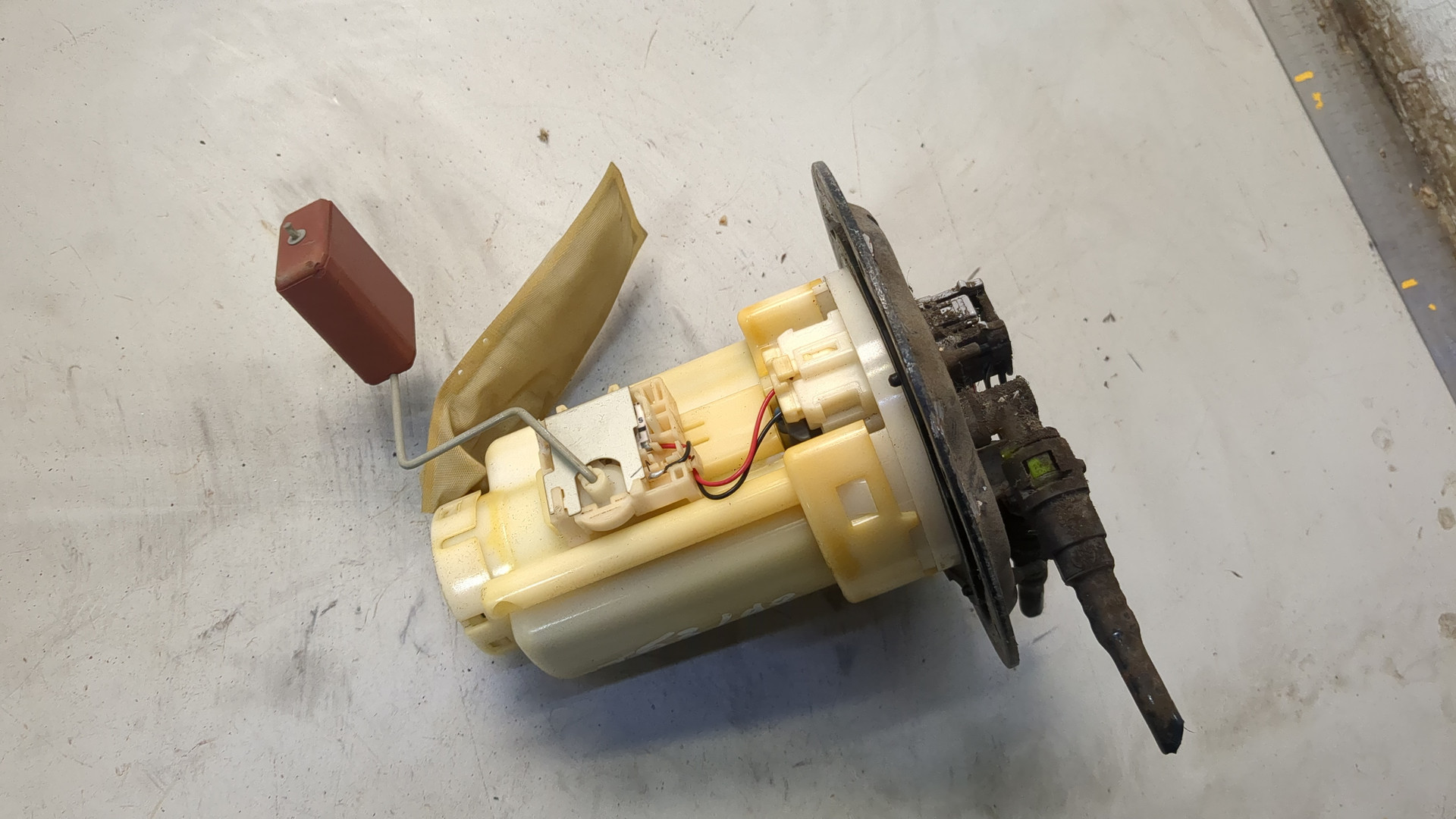 Насос топливный электрический