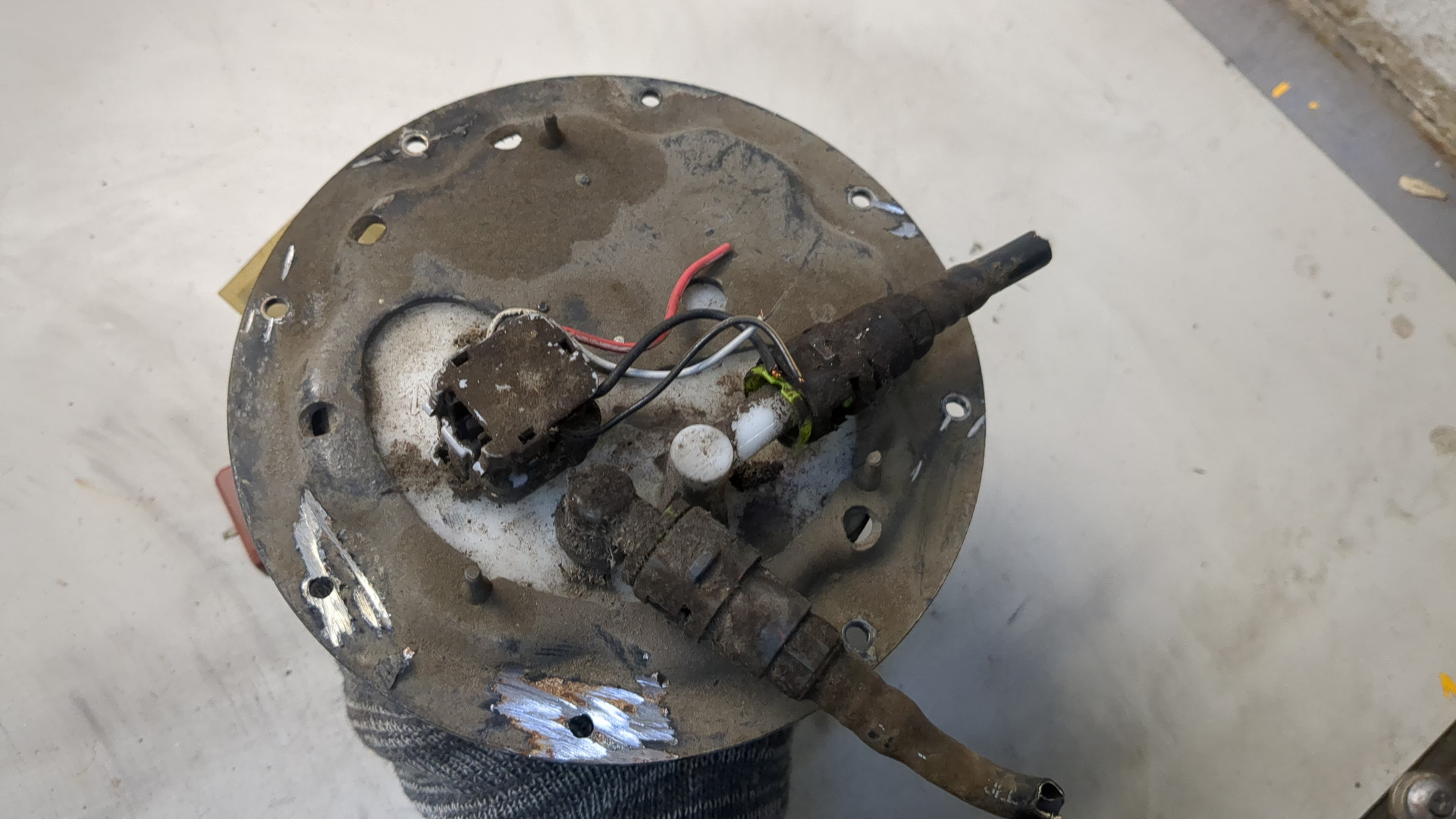 Насос топливный электрический