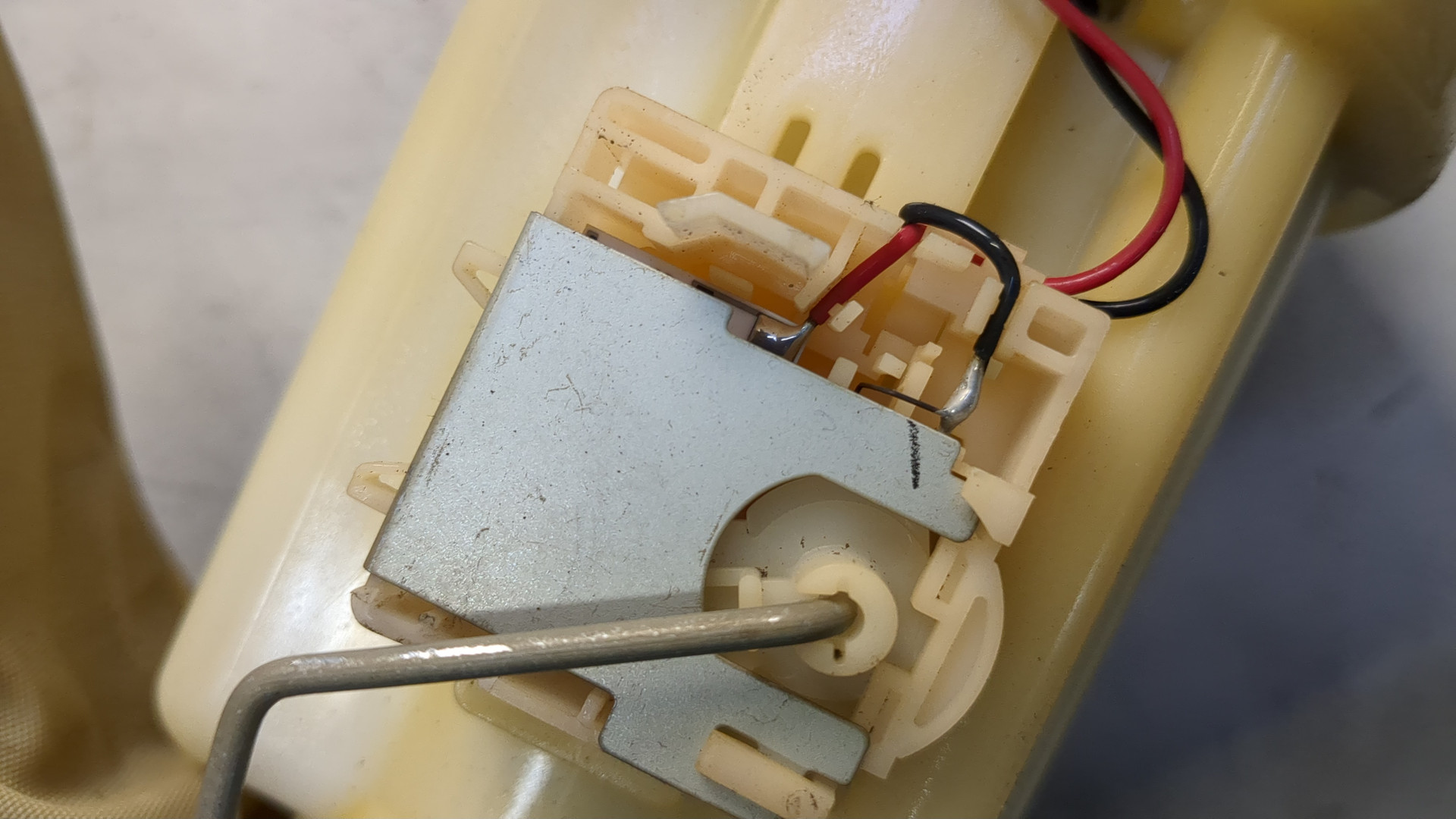 Насос топливный электрический