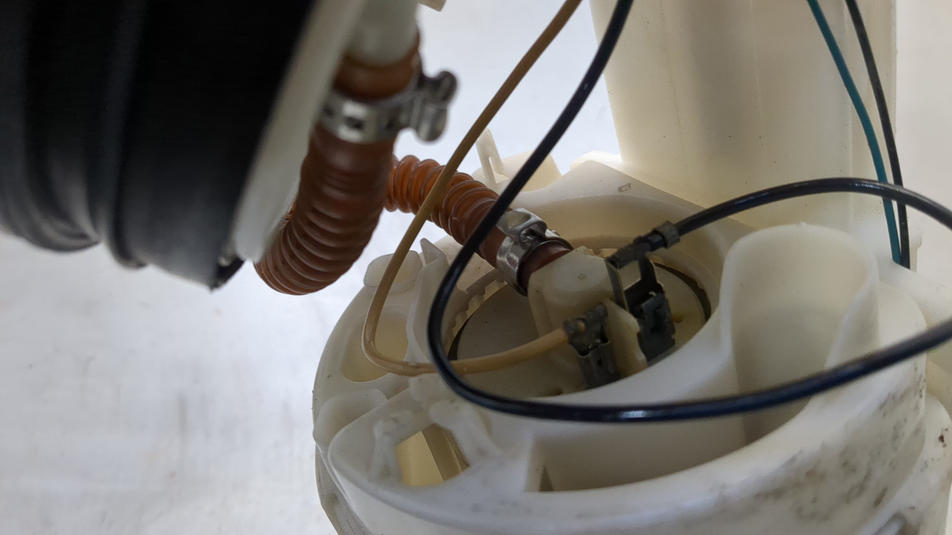 Насос топливный электрический