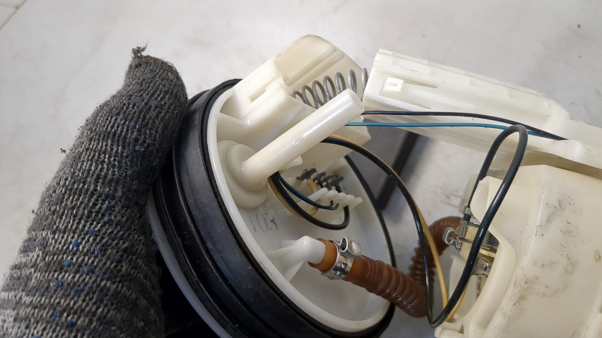 Насос топливный электрический