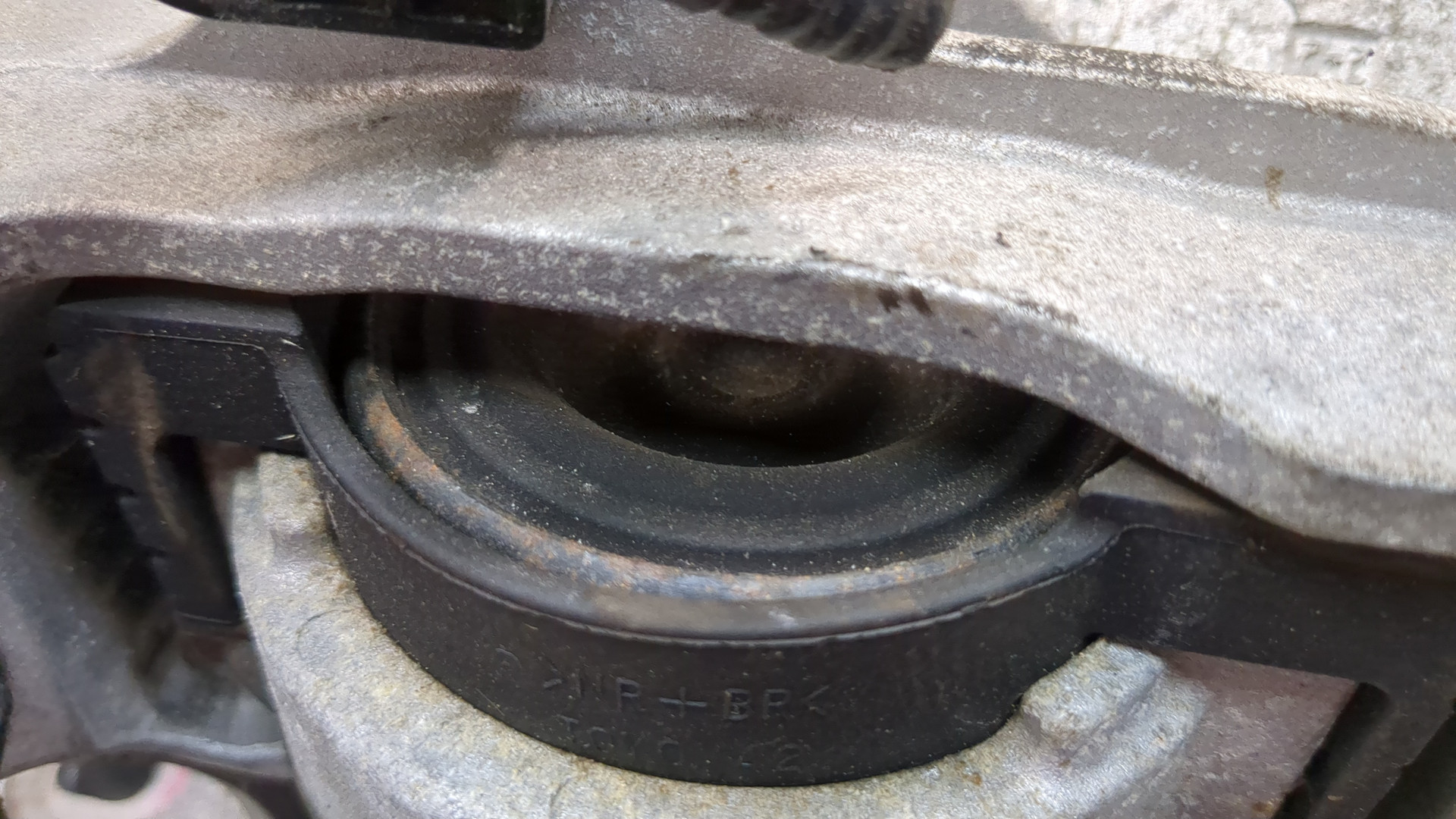 Опора двигателя