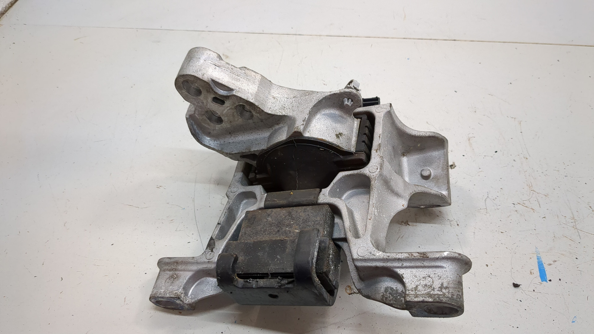 Опора двигателя