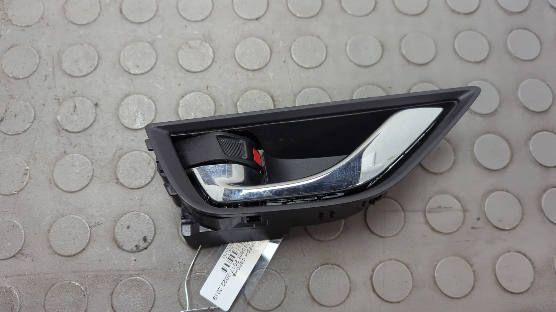 Ручка двери задней внутренняя левая