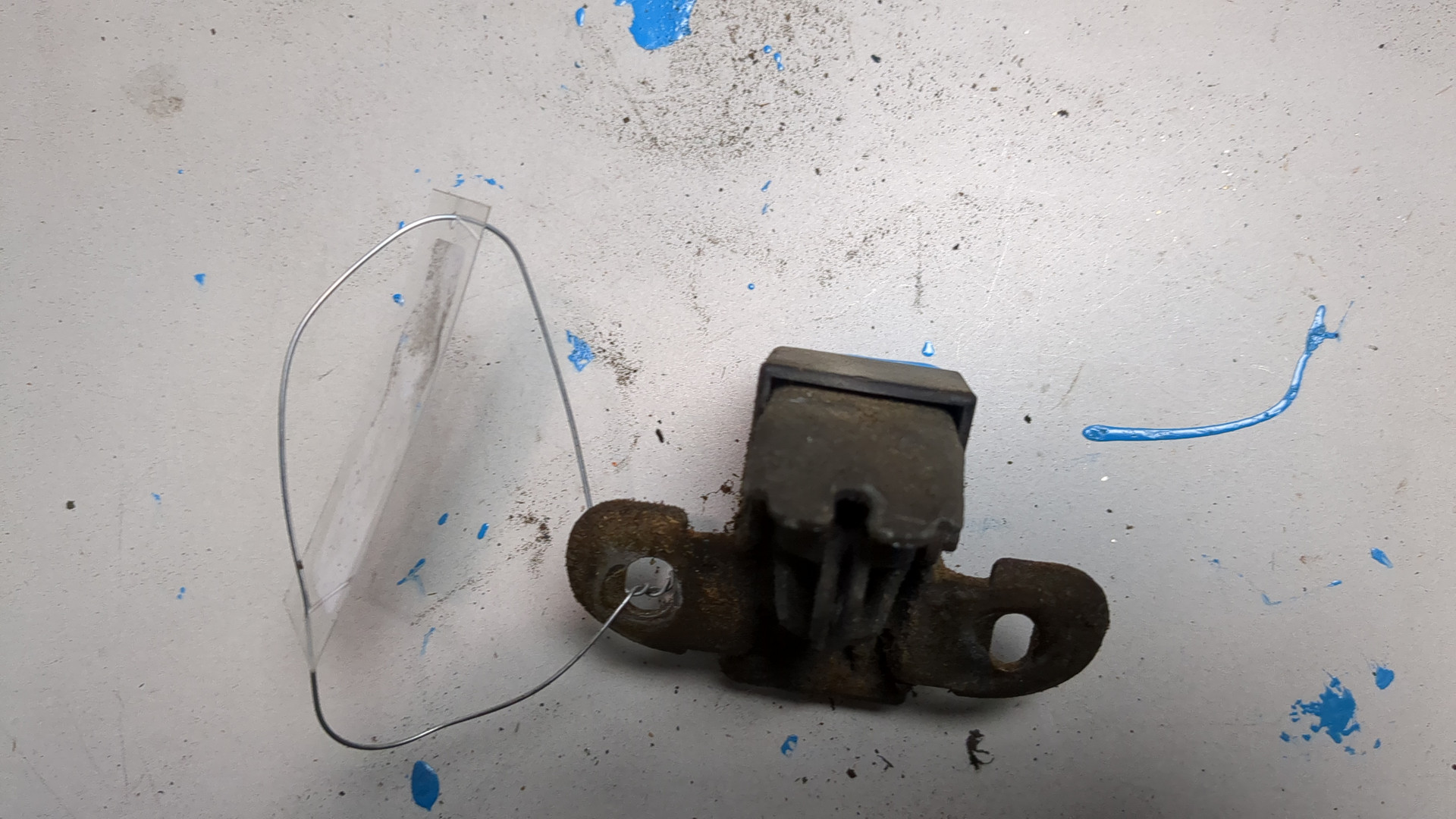 Замок двери задней правой