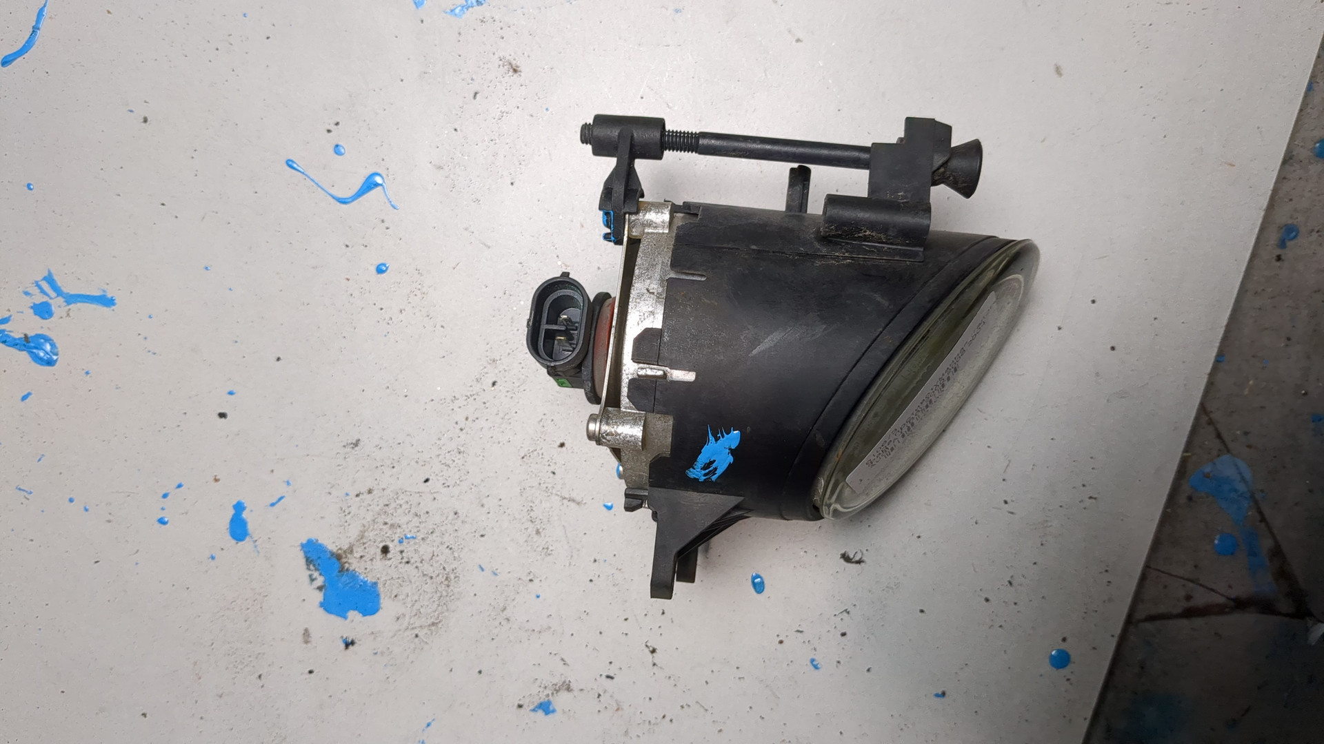 Фара противотуманная левая