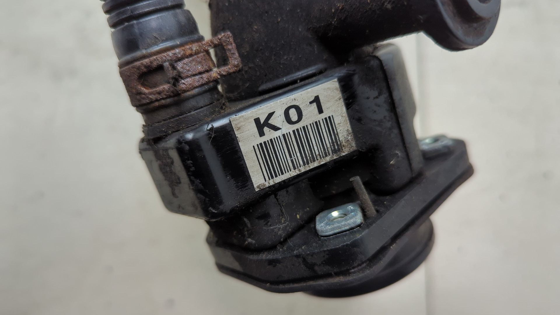 Горловина топливного бака