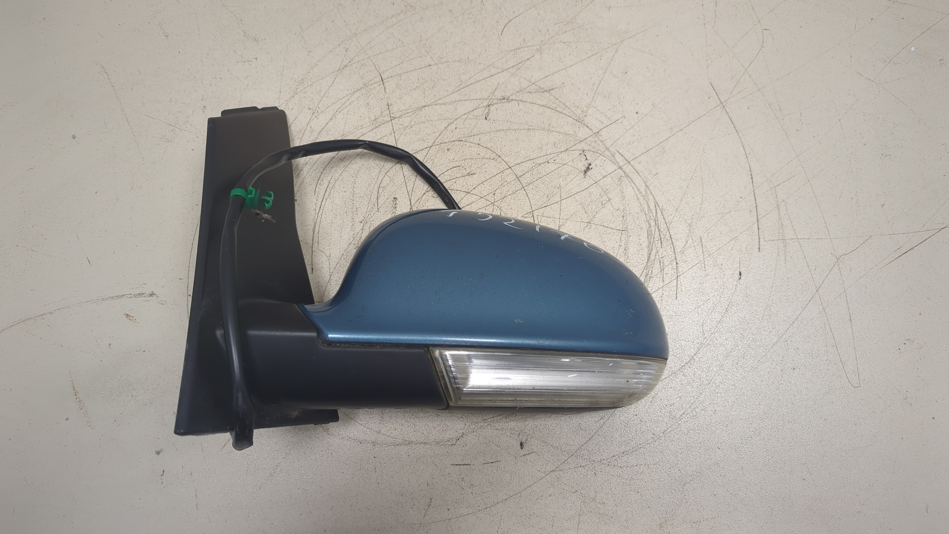 Зеркало левое электрическое