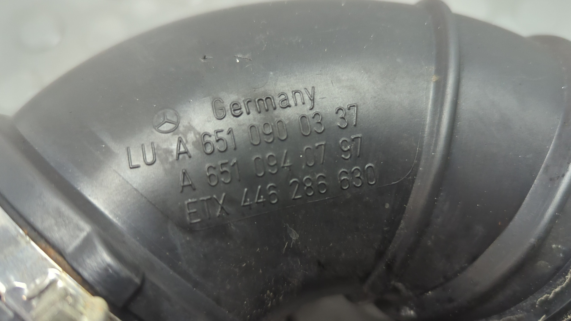 Патрубок воздушного фильтра