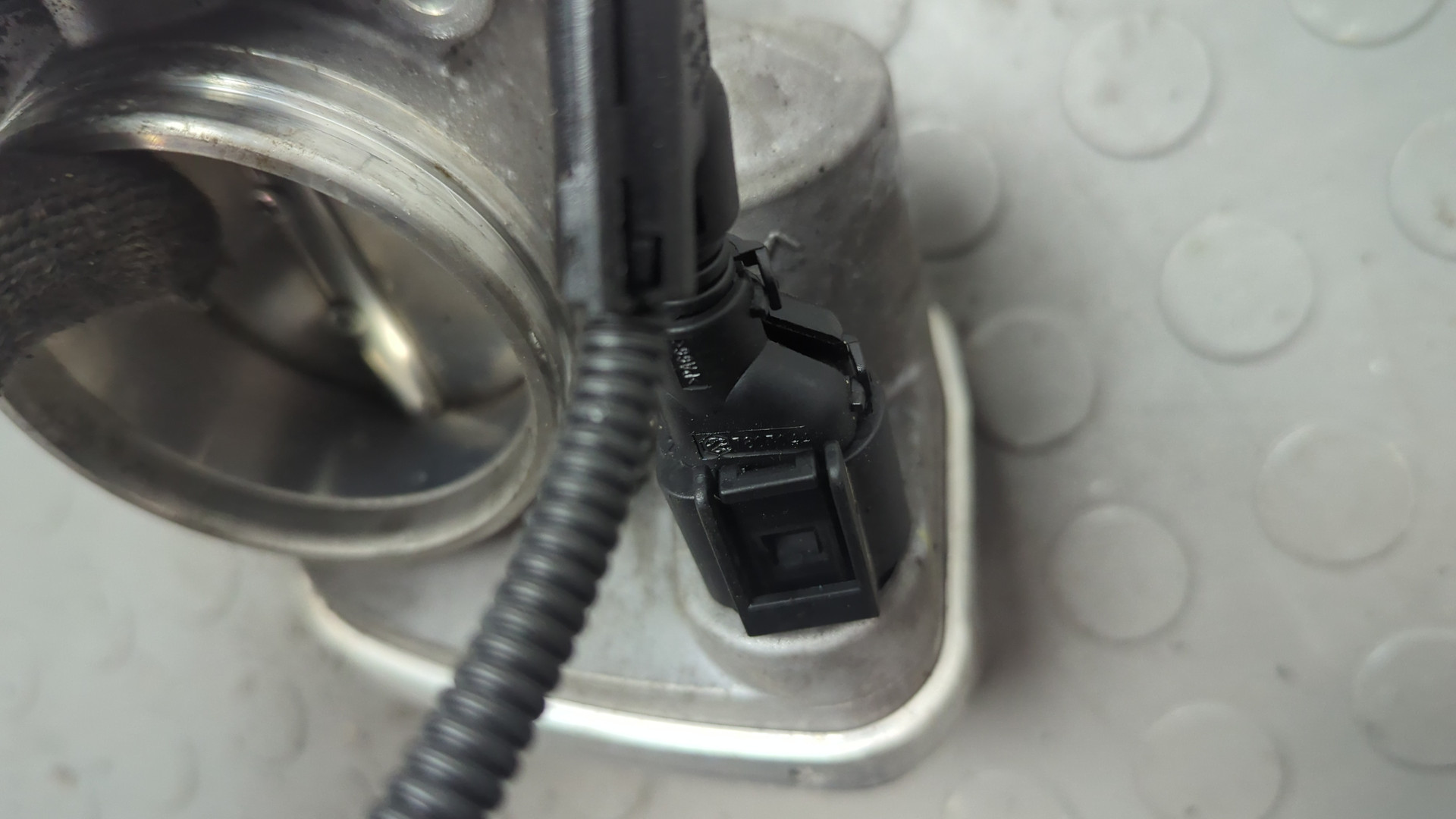 Заслонка дроссельная электрическая