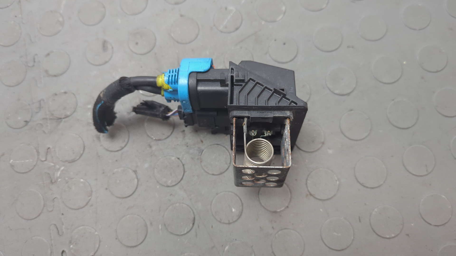 Реле вентилятора радиатора