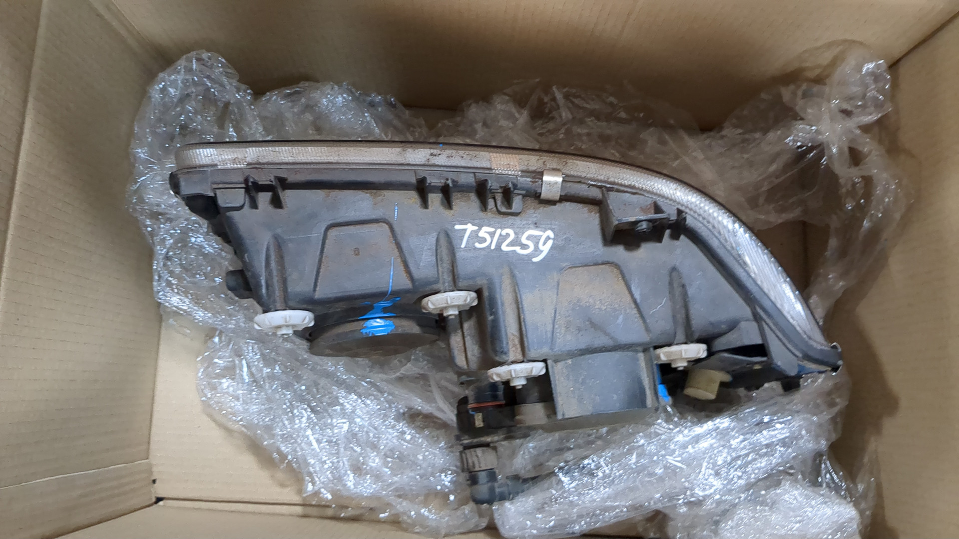 Фара правая