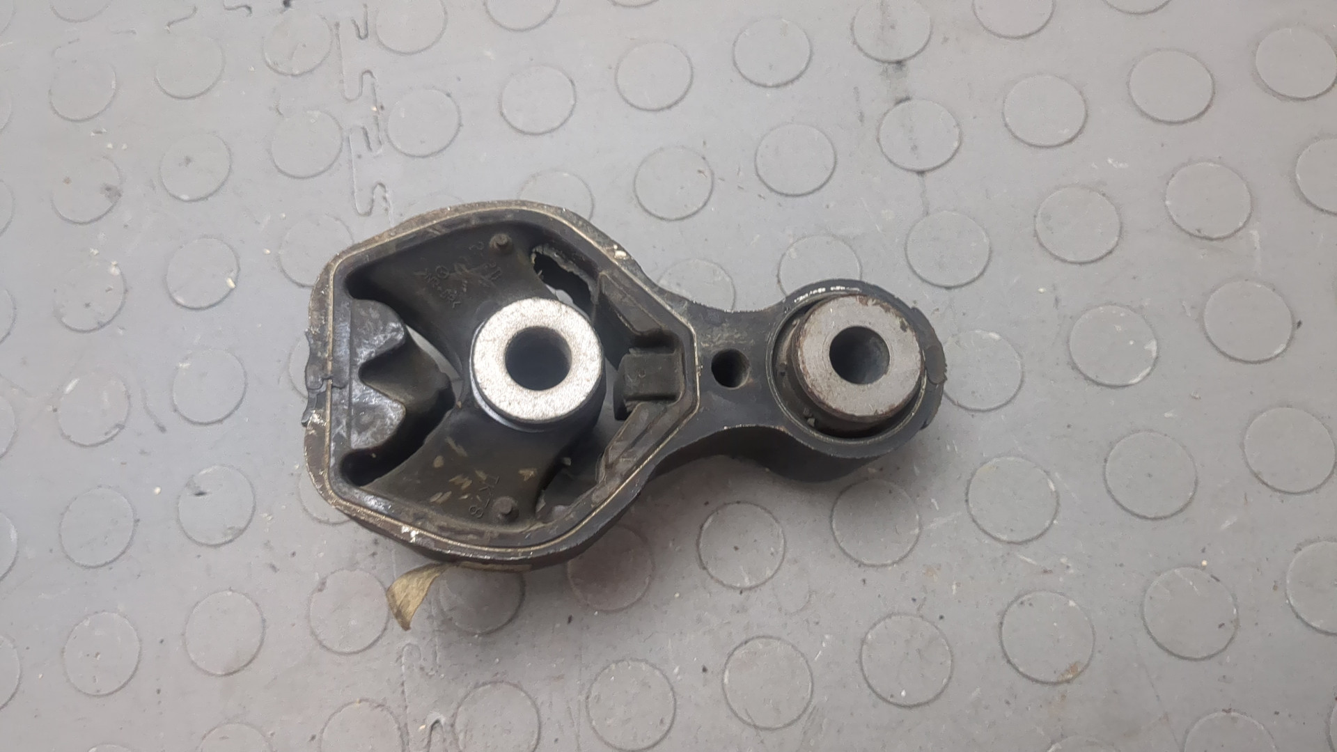 Опора двигателя