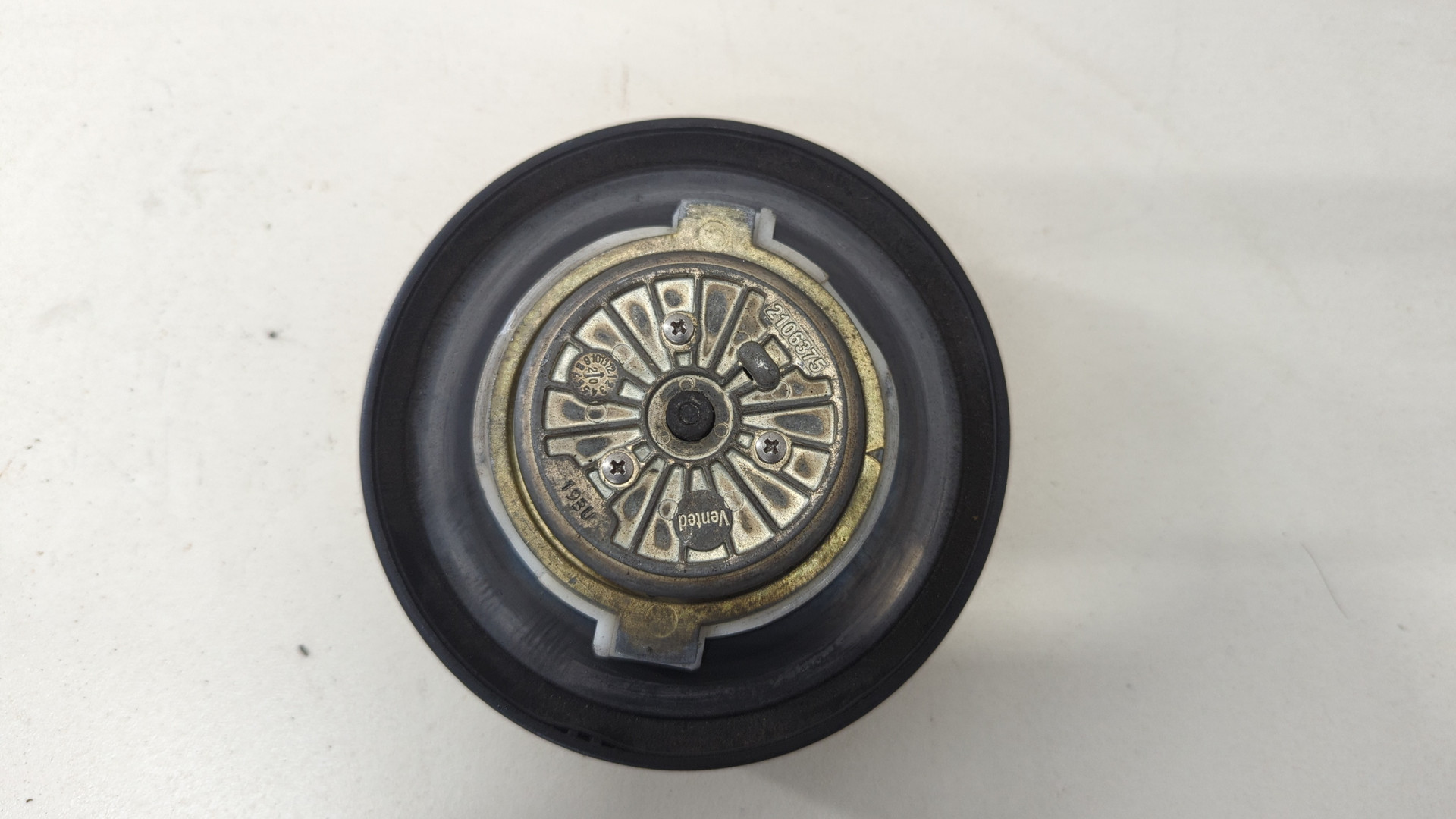 Крышка бензобака