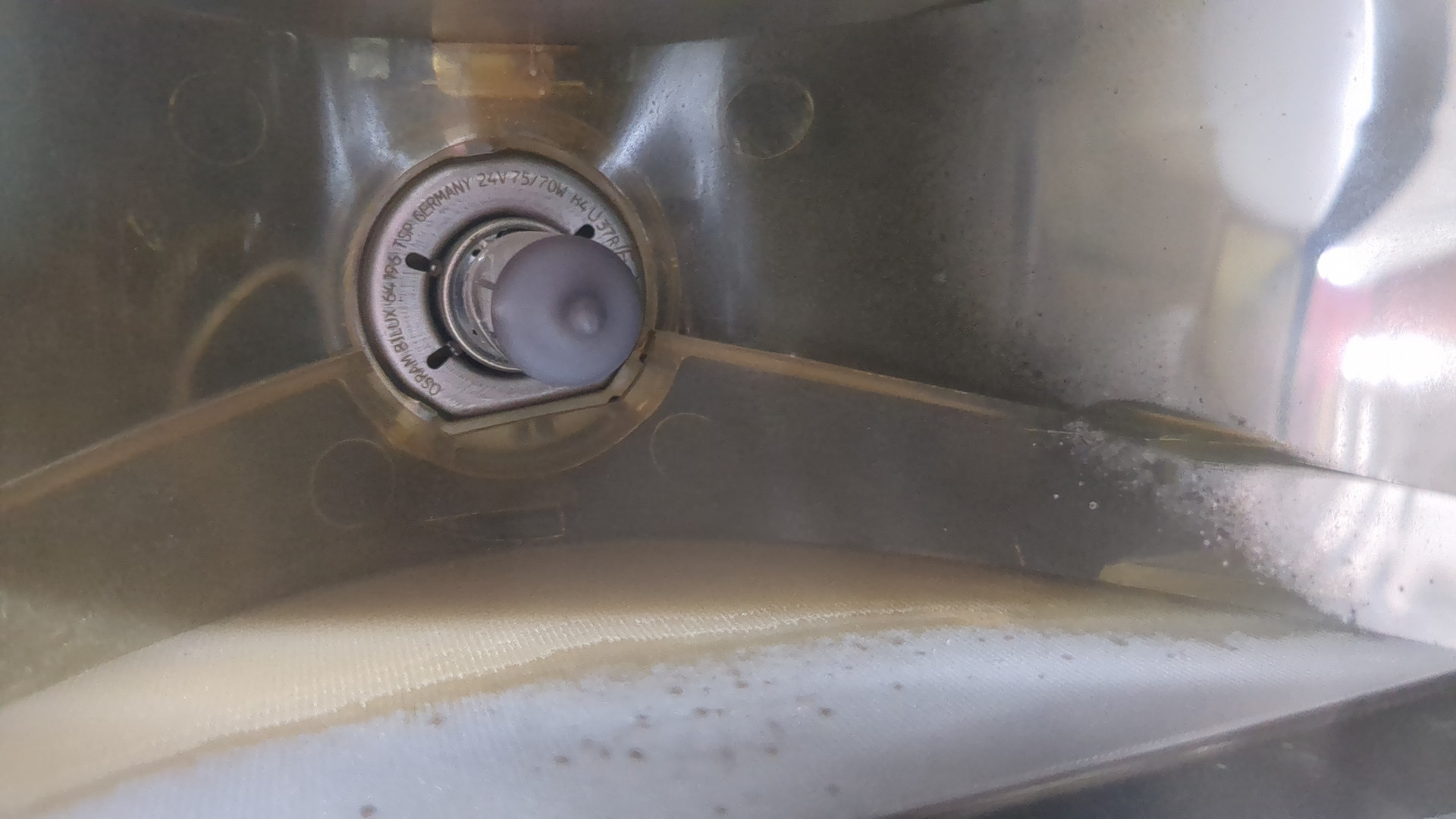 Фара противотуманная правая