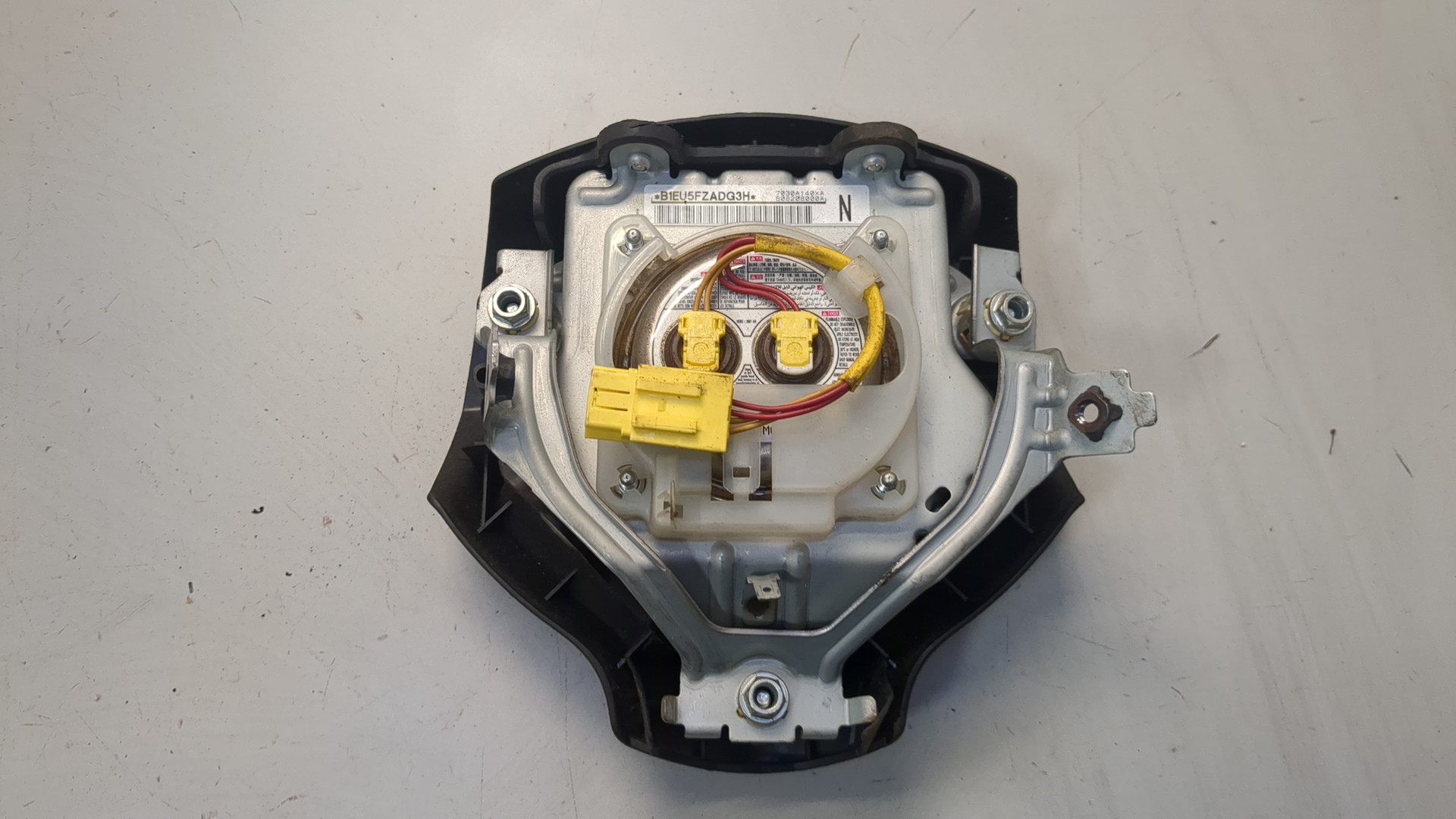 Подушка безопасности в рулевое колесо