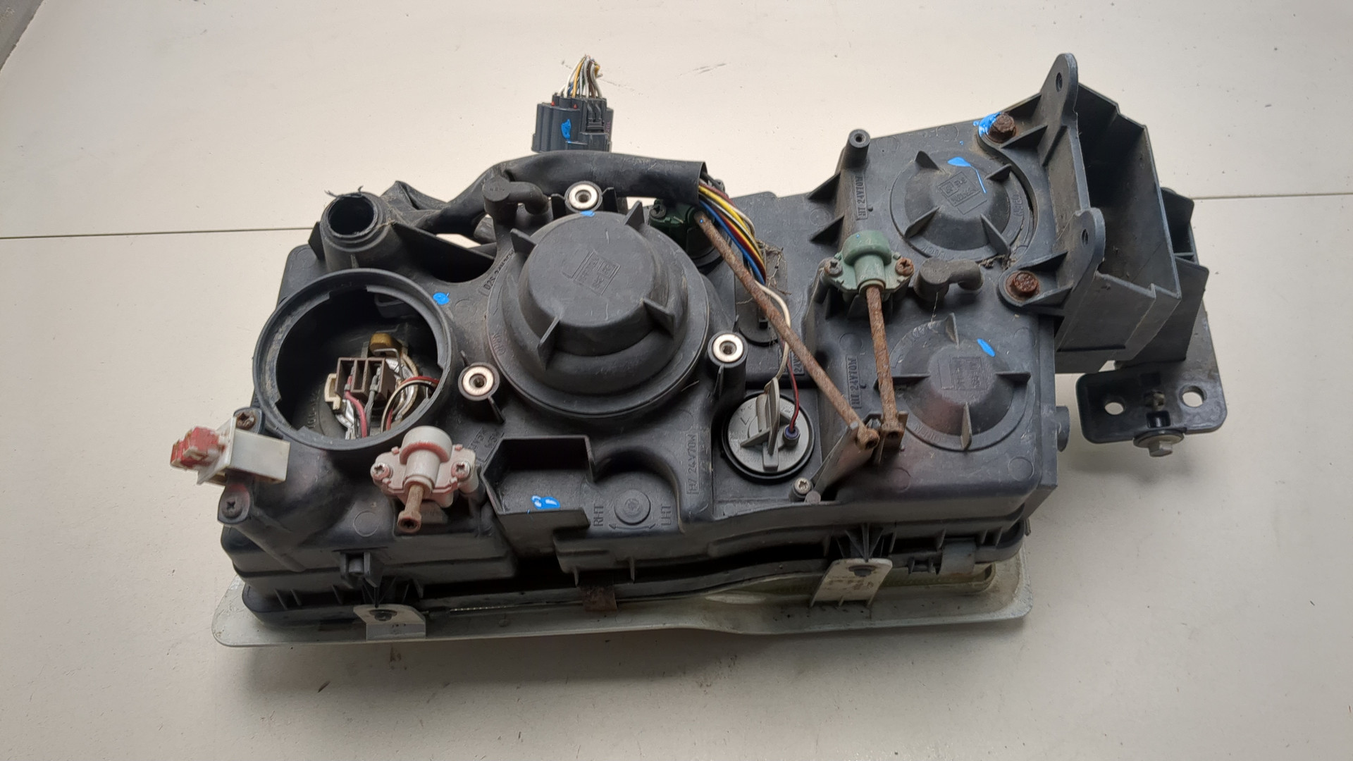 Фара левая для Truck FM9 2001>