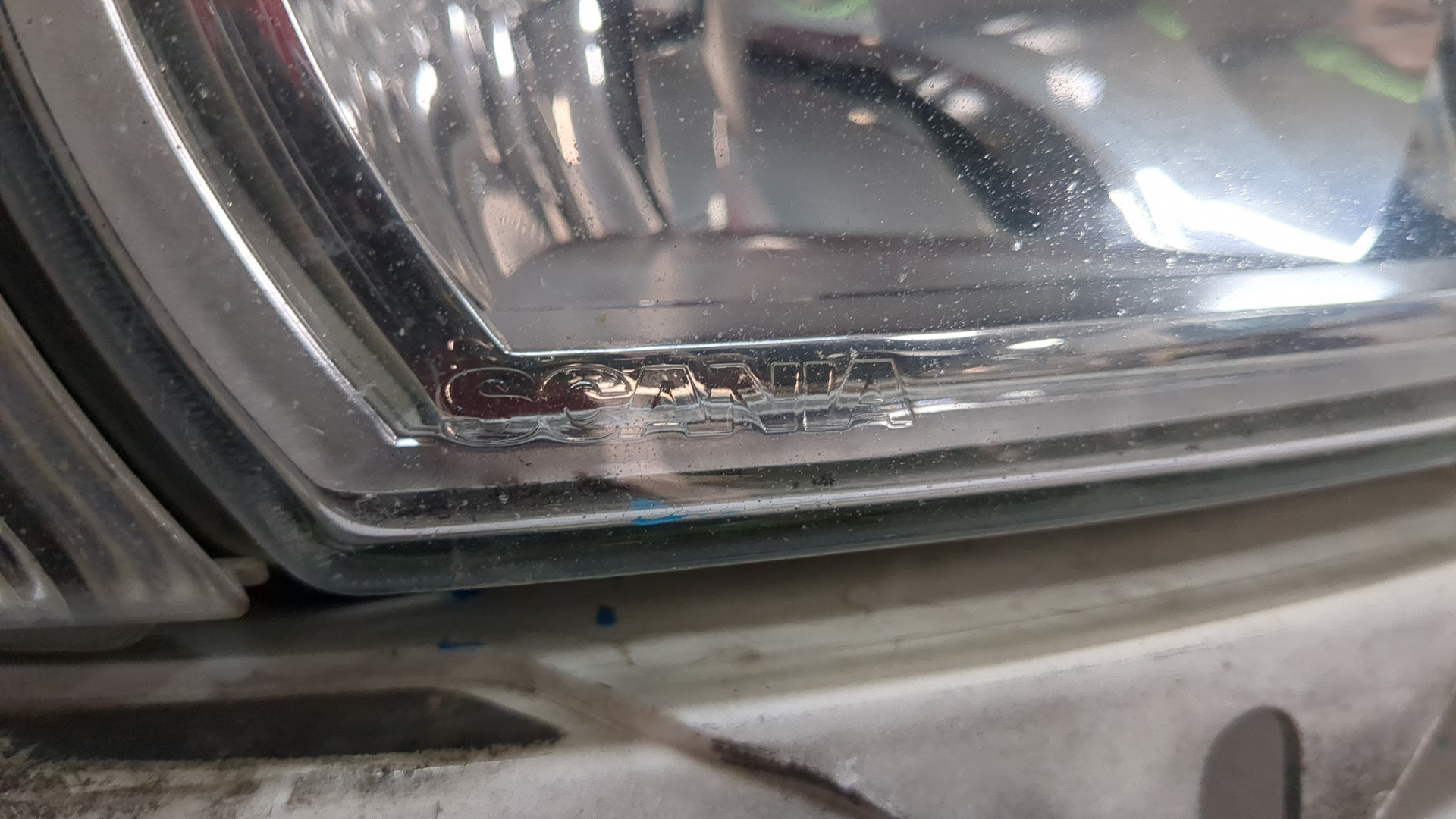 Фара правая