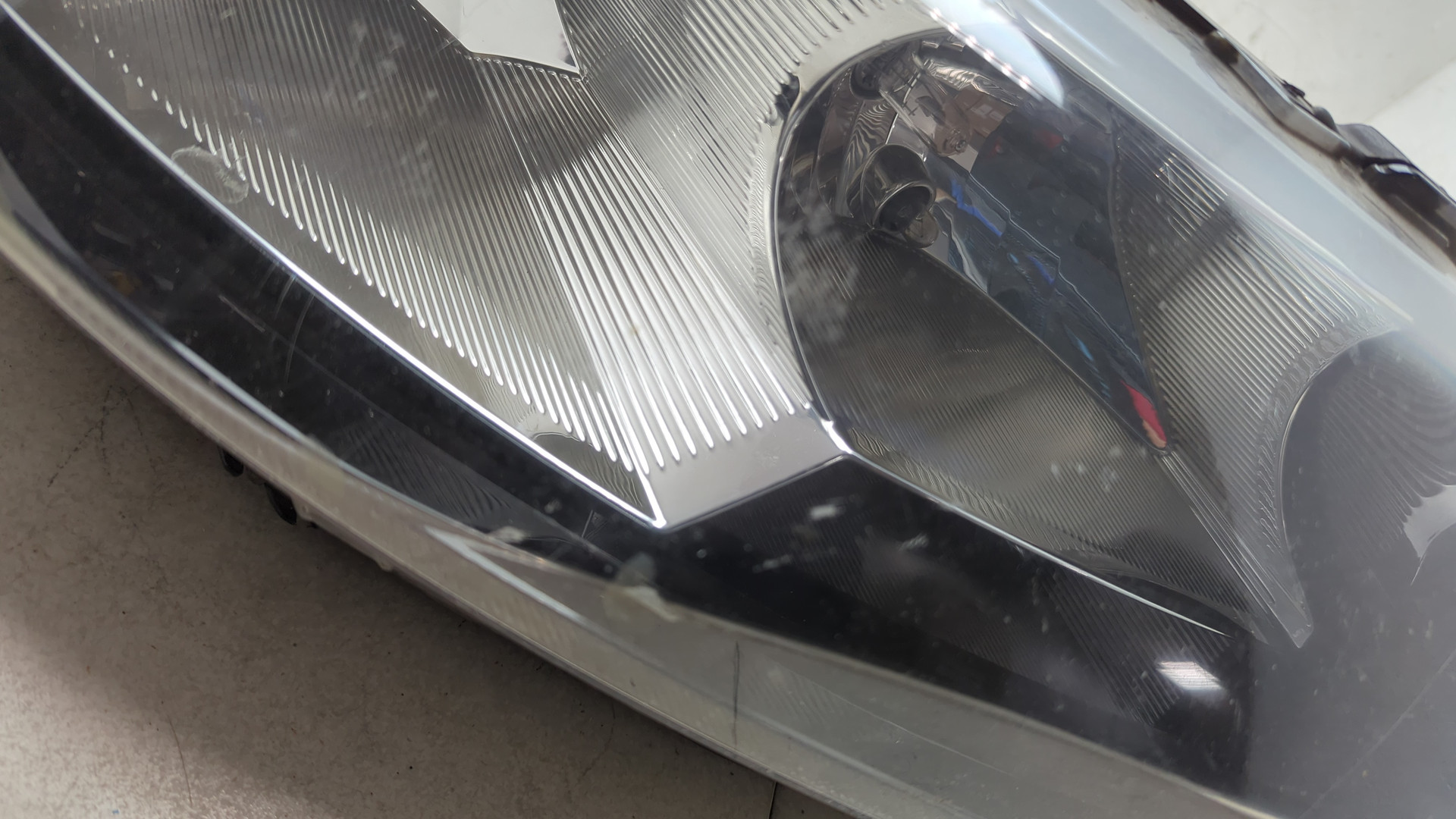 Фара правая