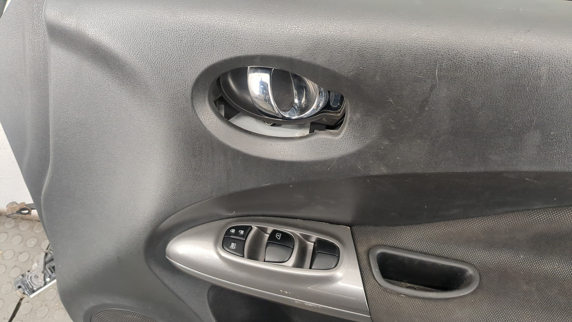 Дверь передняя правая