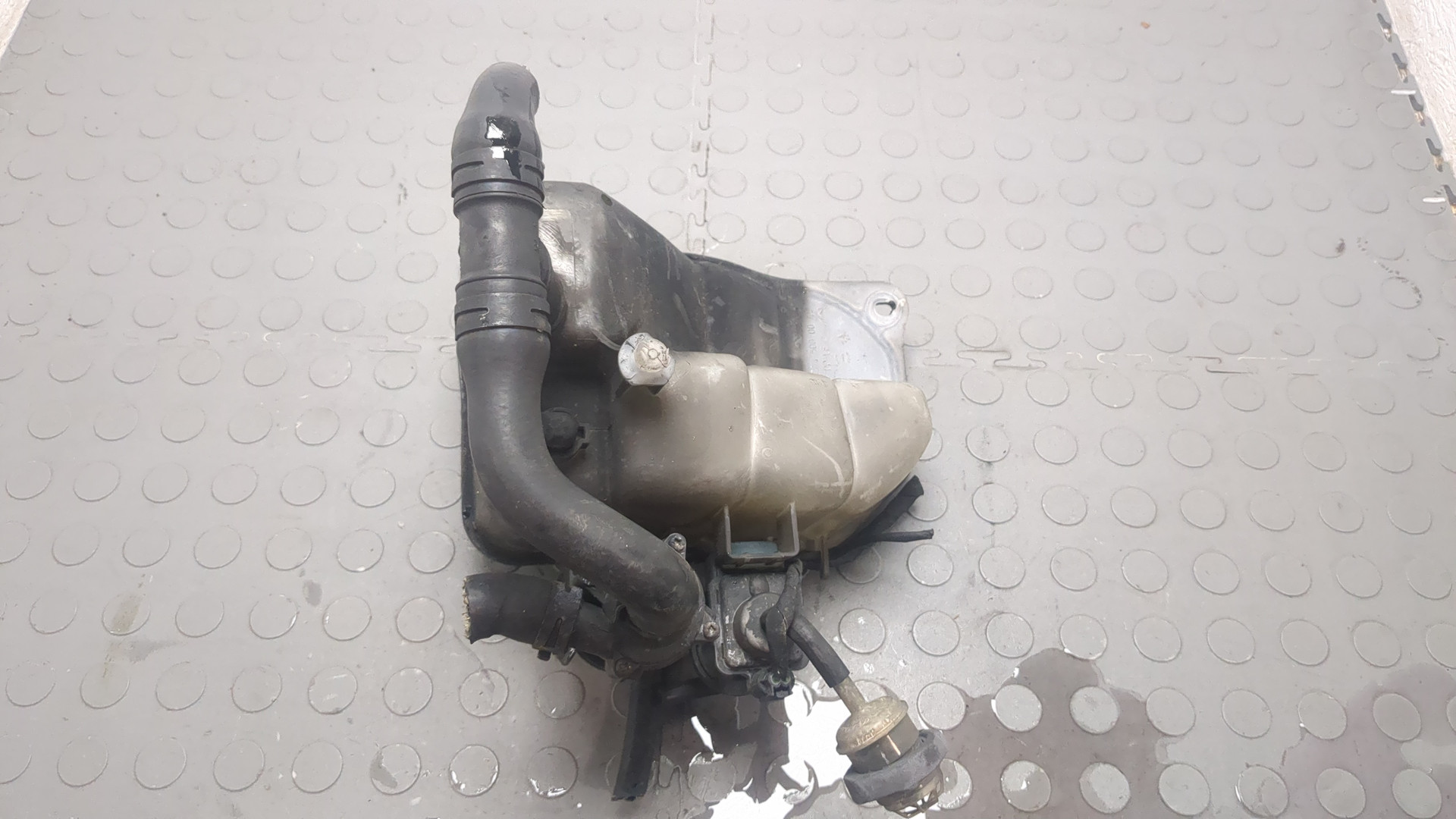 Бачок расширительный