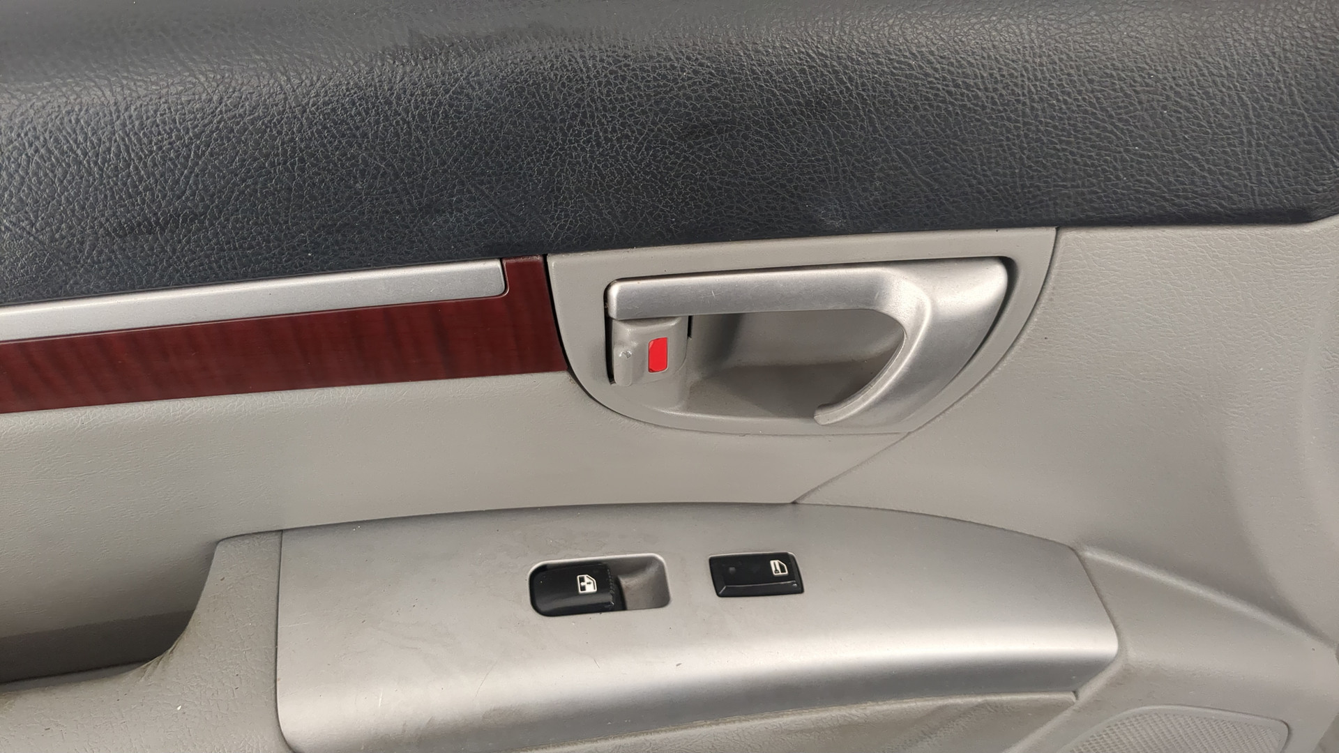 Дверь передняя левая