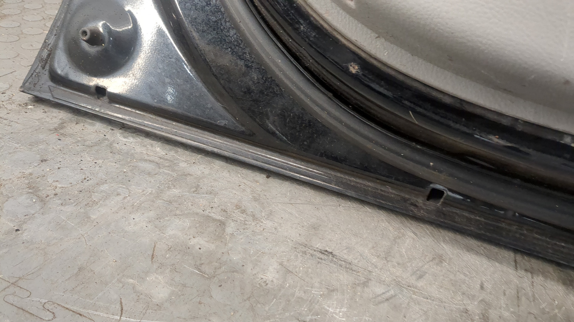 Дверь передняя левая