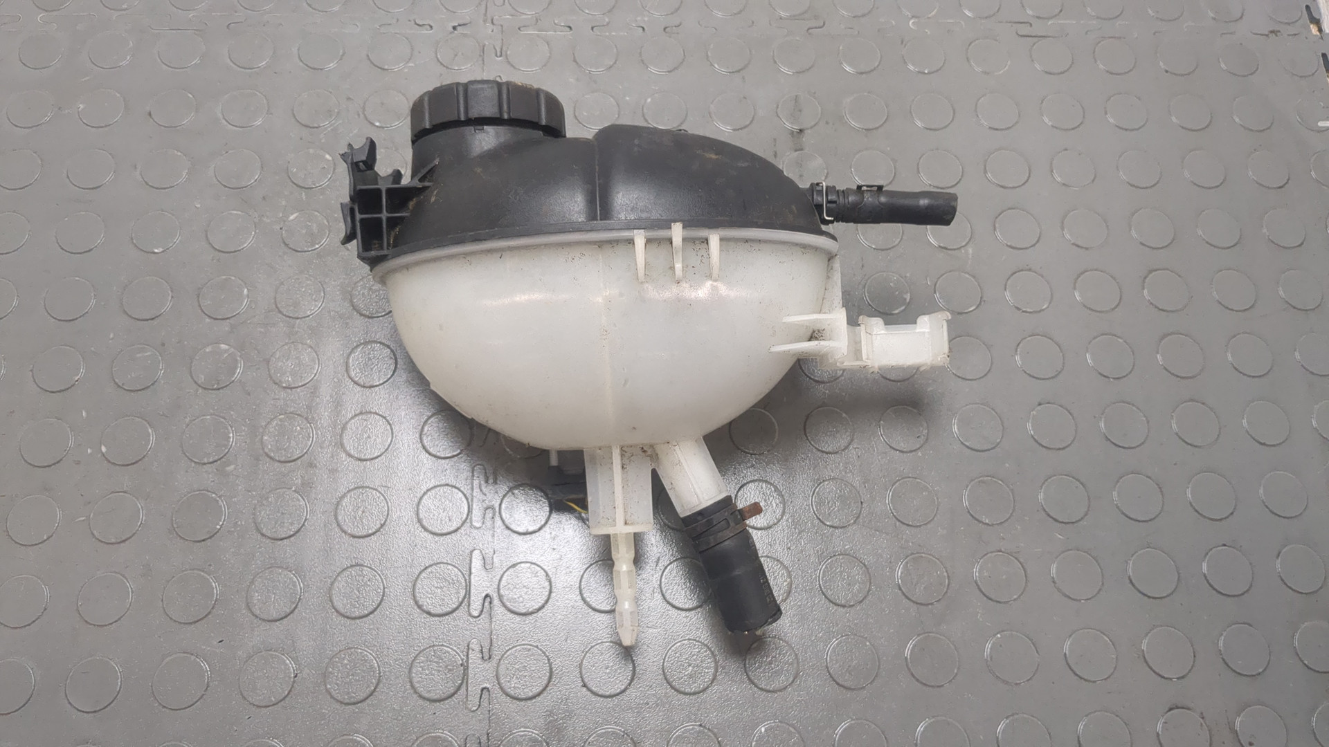 Бачок расширительный