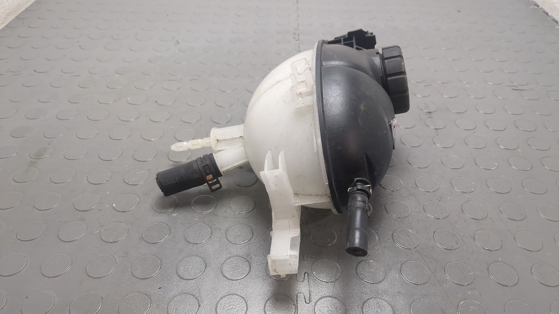 Бачок расширительный