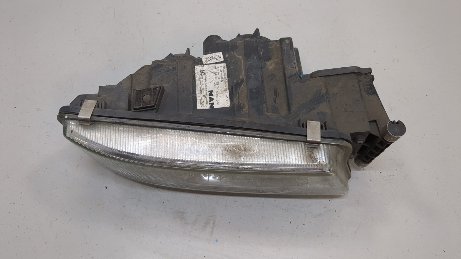 Фара противотуманная правая