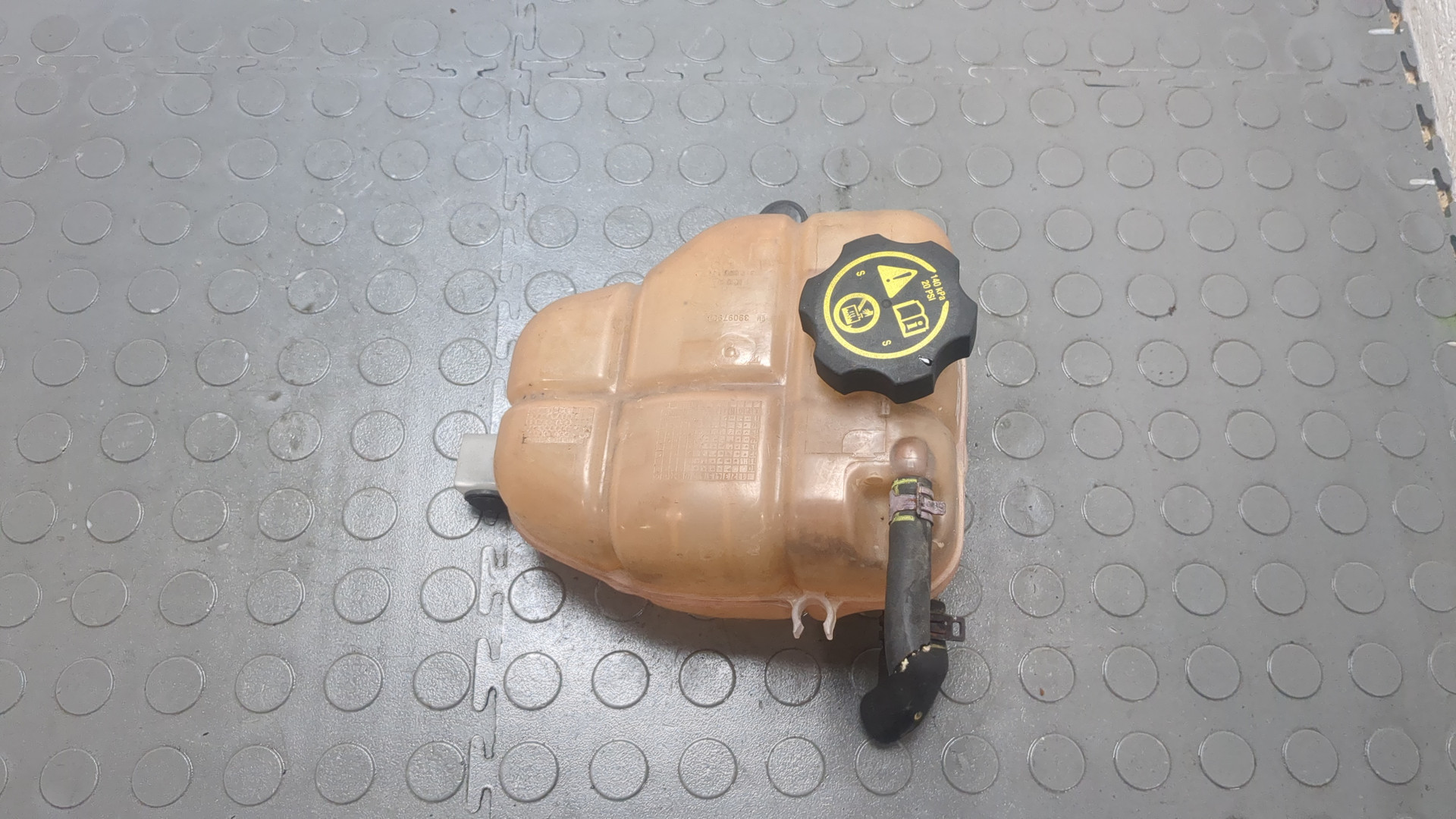 Бачок расширительный