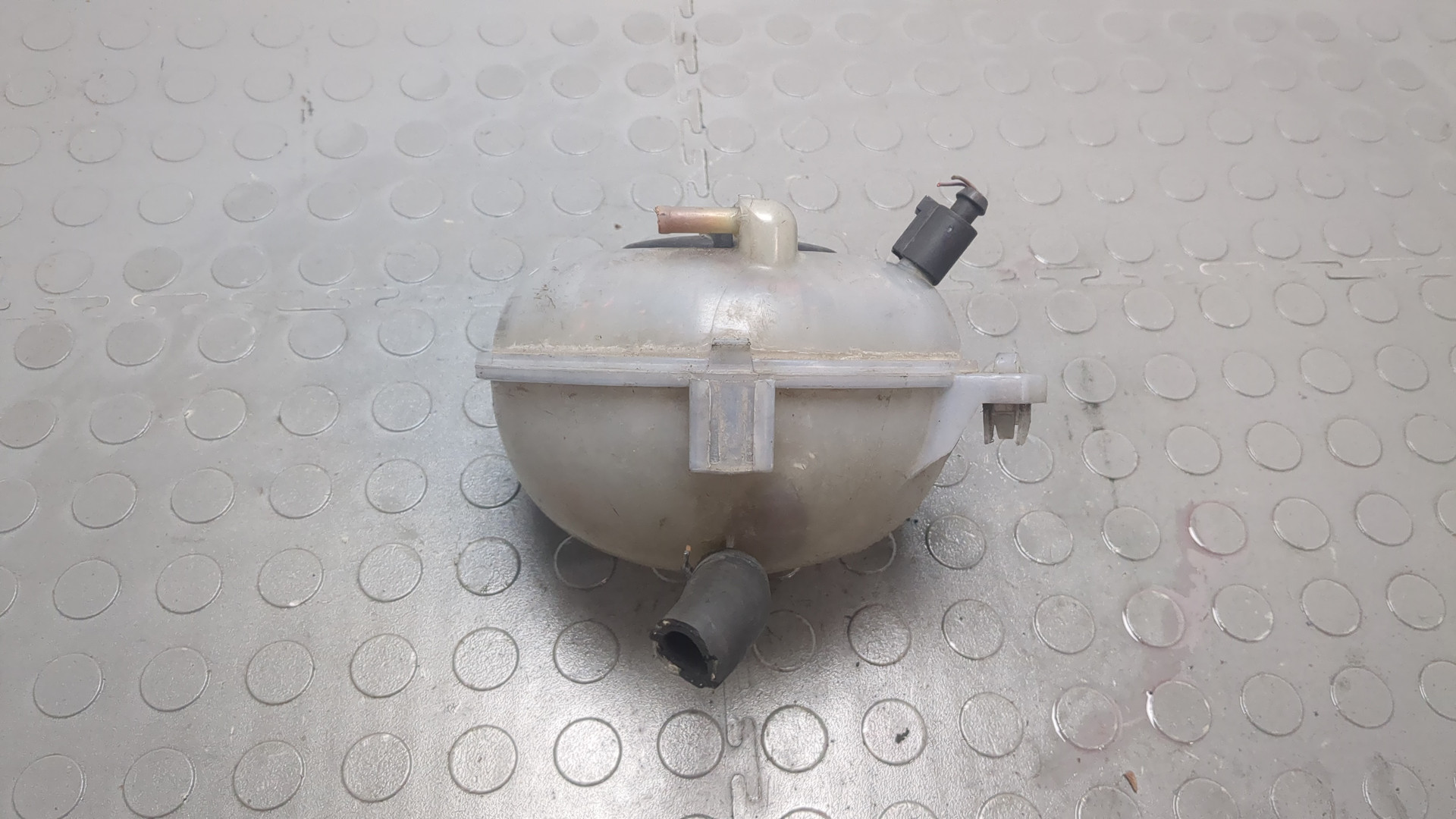 Бачок расширительный