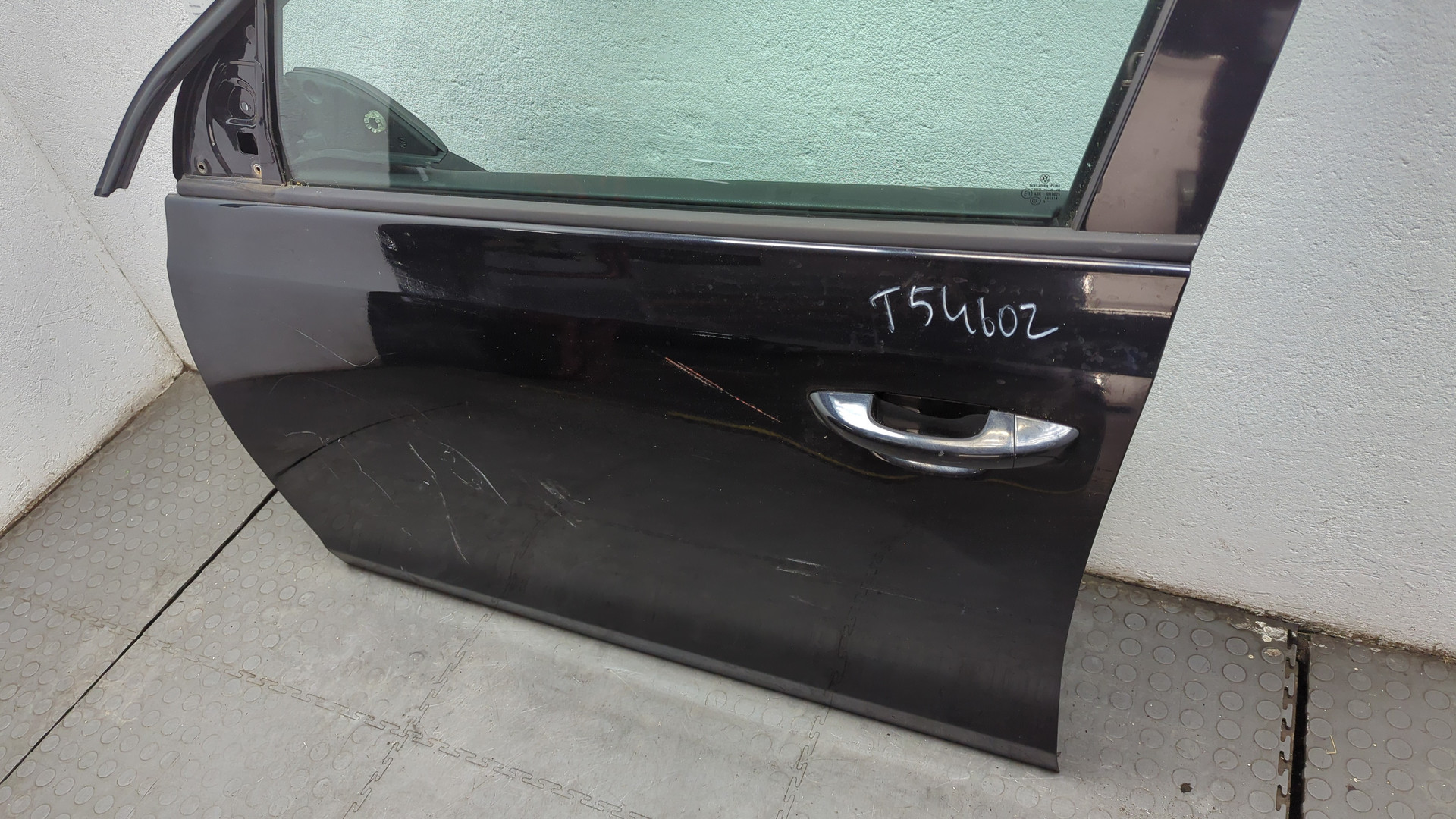 Дверь передняя левая