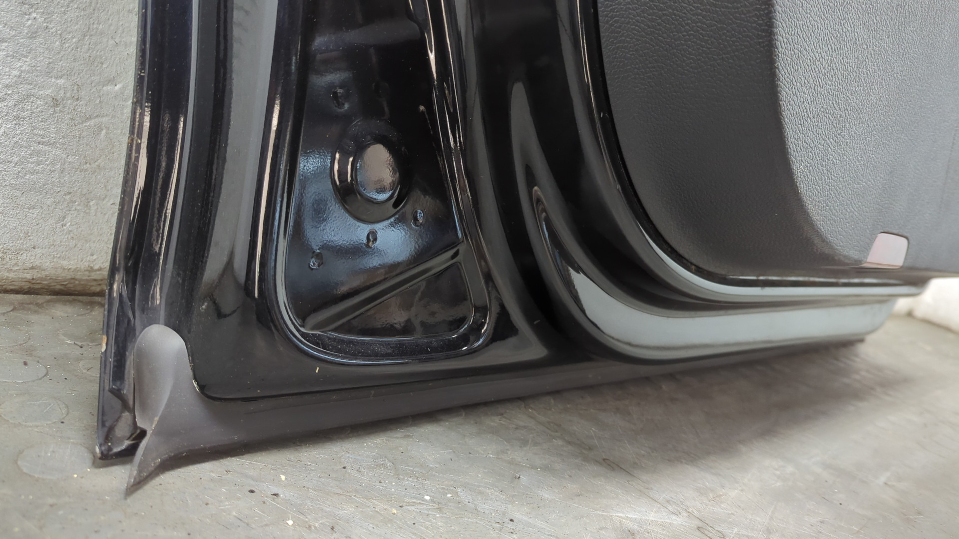 Дверь передняя левая