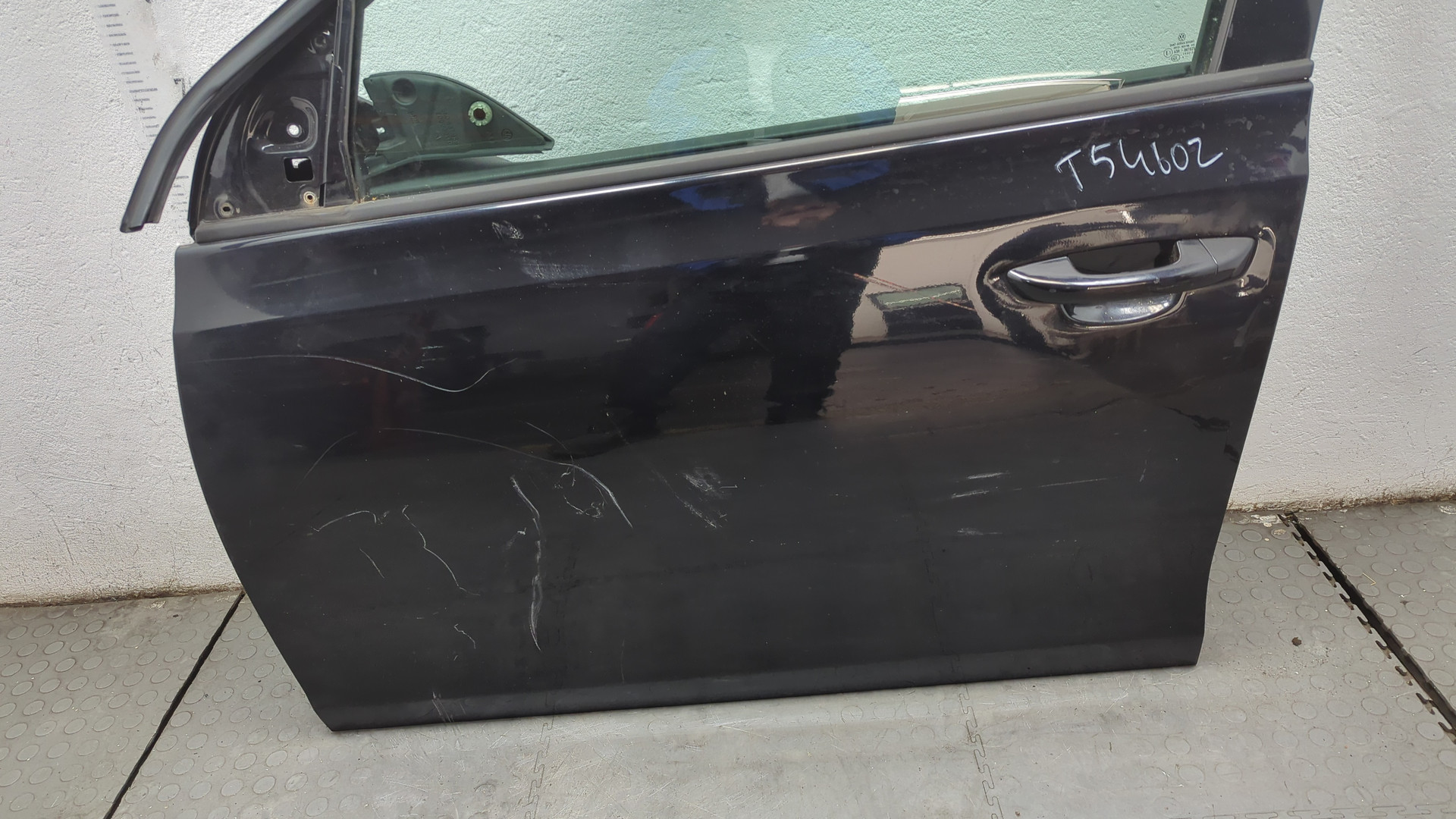 Дверь передняя левая