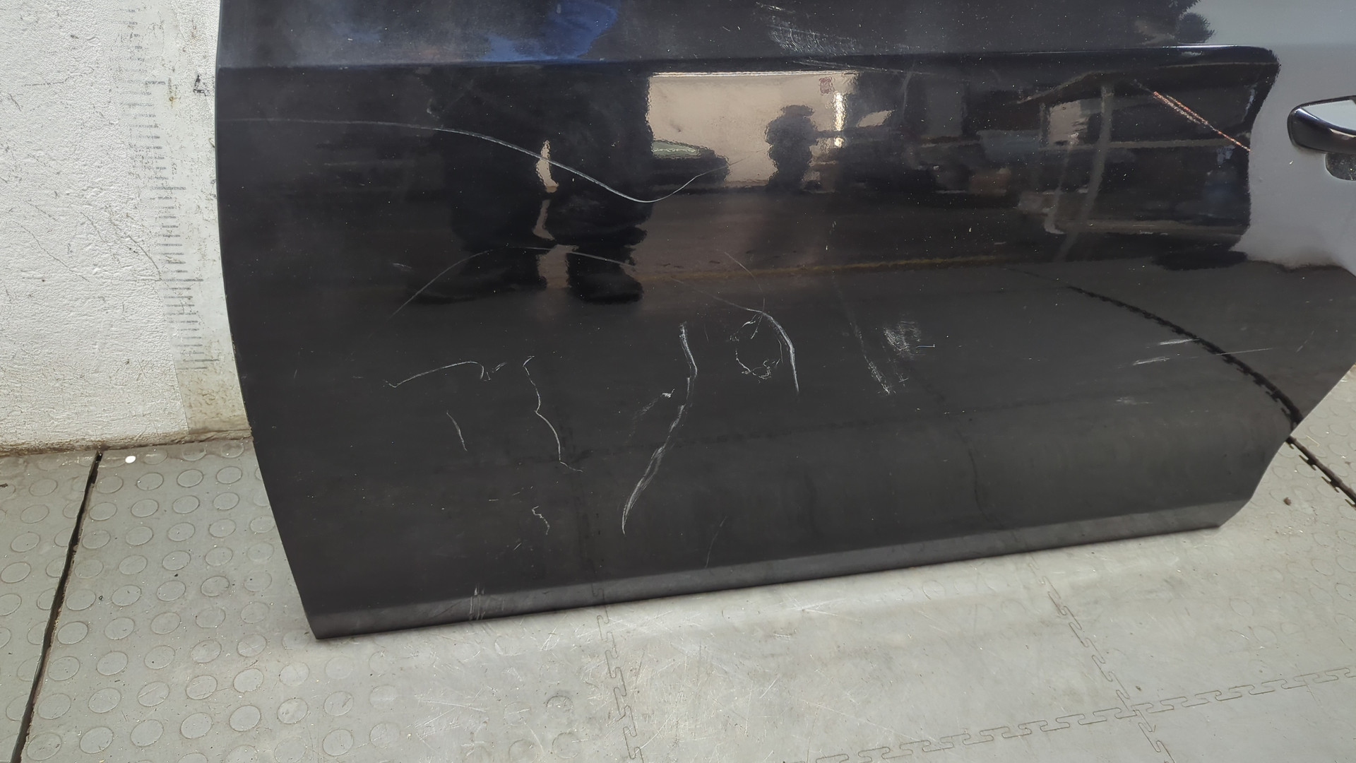 Дверь передняя левая