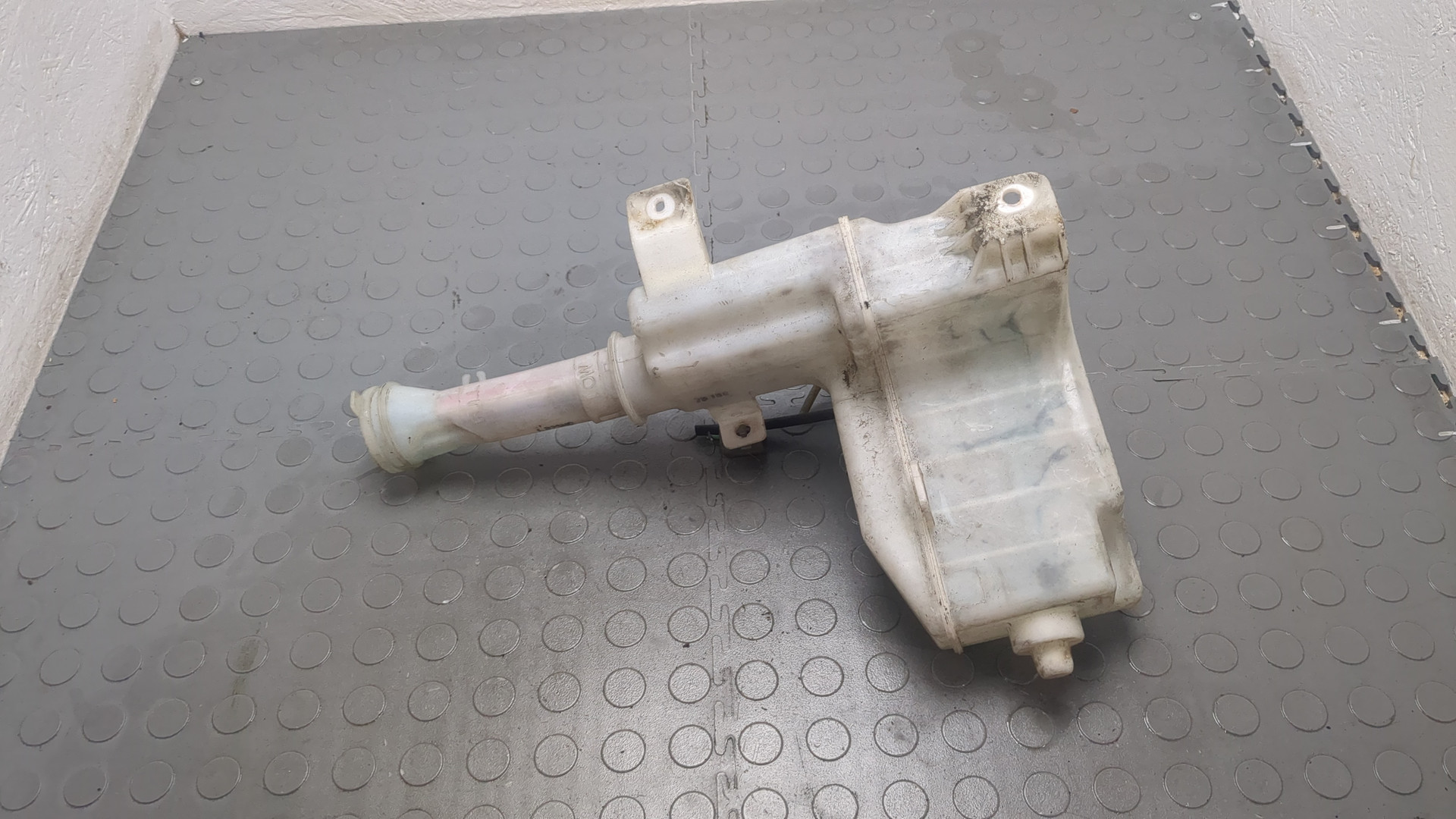 Бачок омывателя лобового стекла