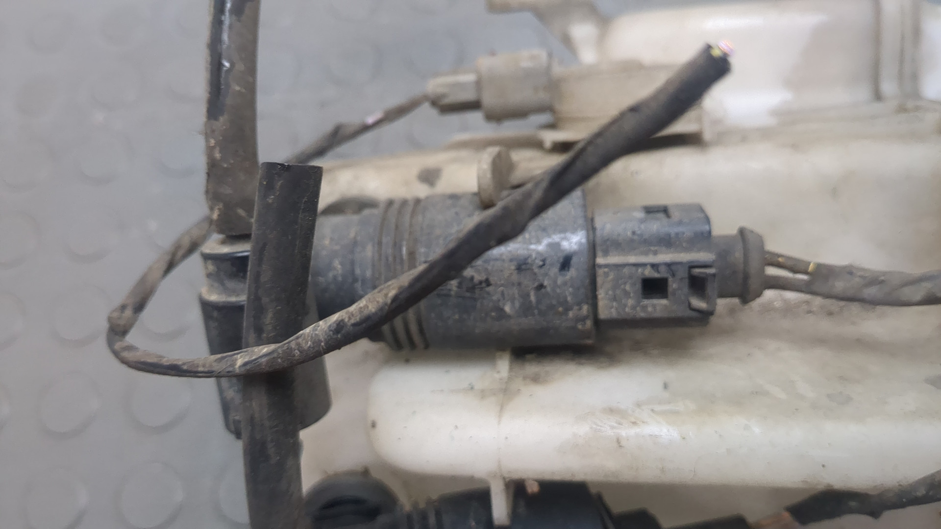 Бачок омывателя лобового стекла