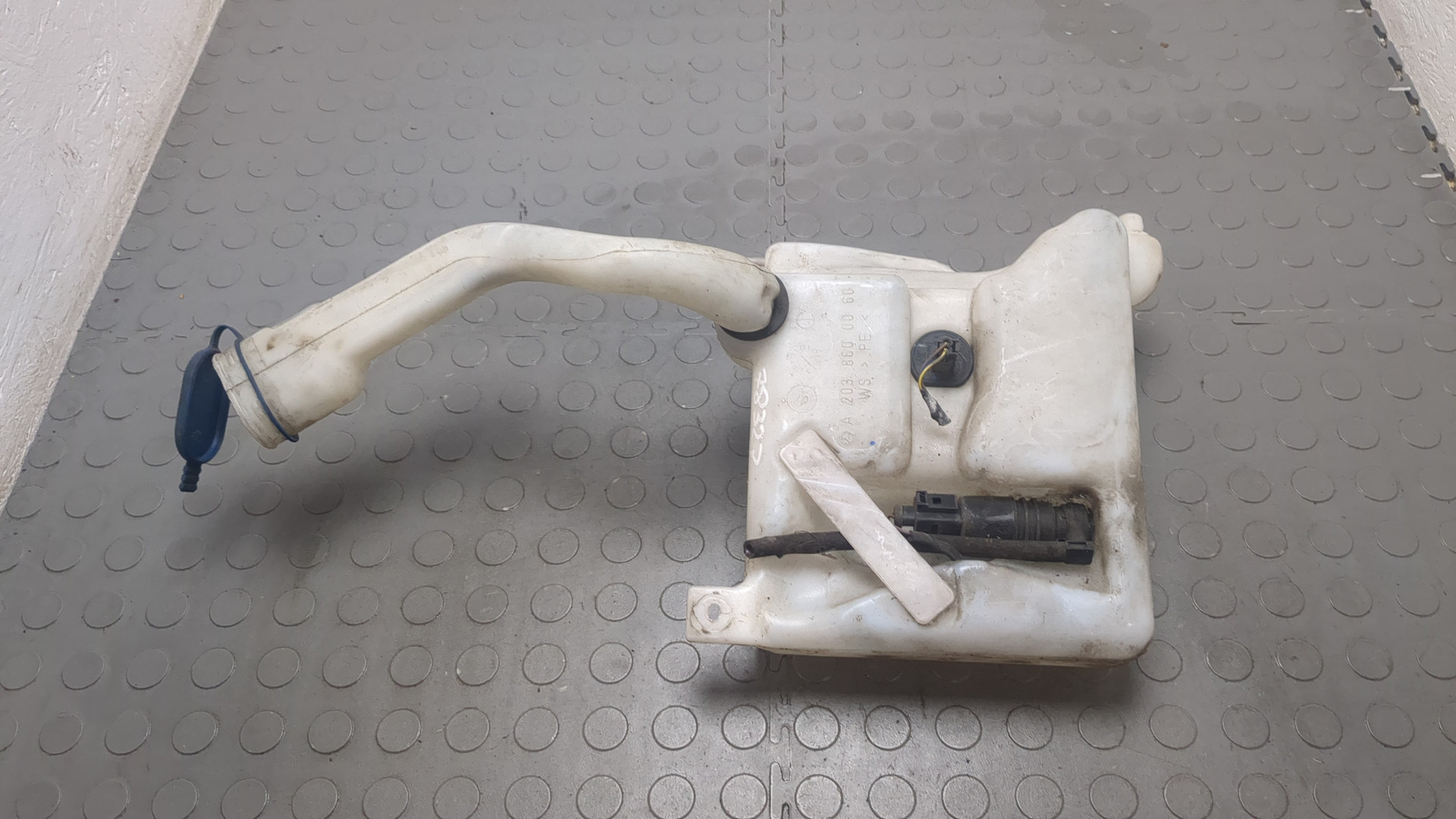 Бачок омывателя лобового стекла