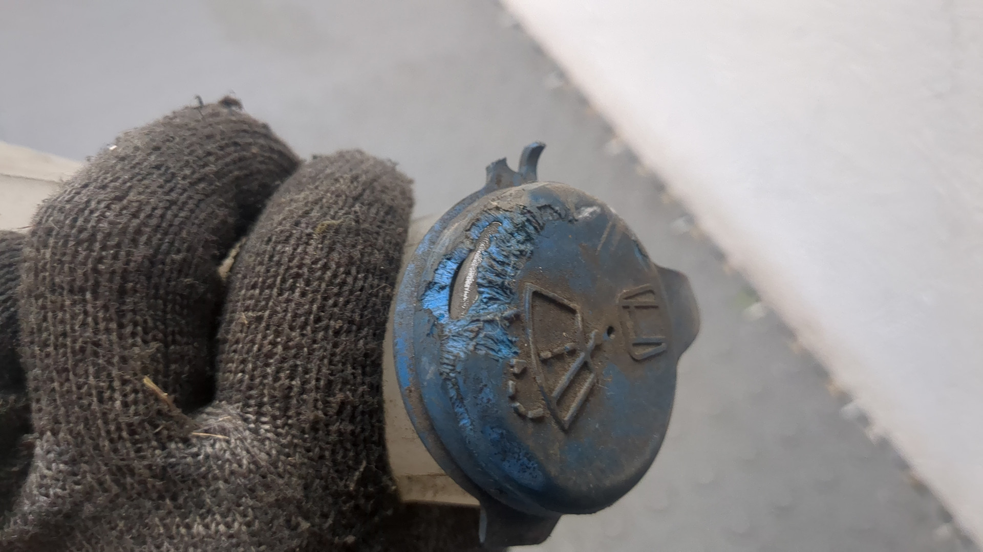 Бачок омывателя лобового стекла