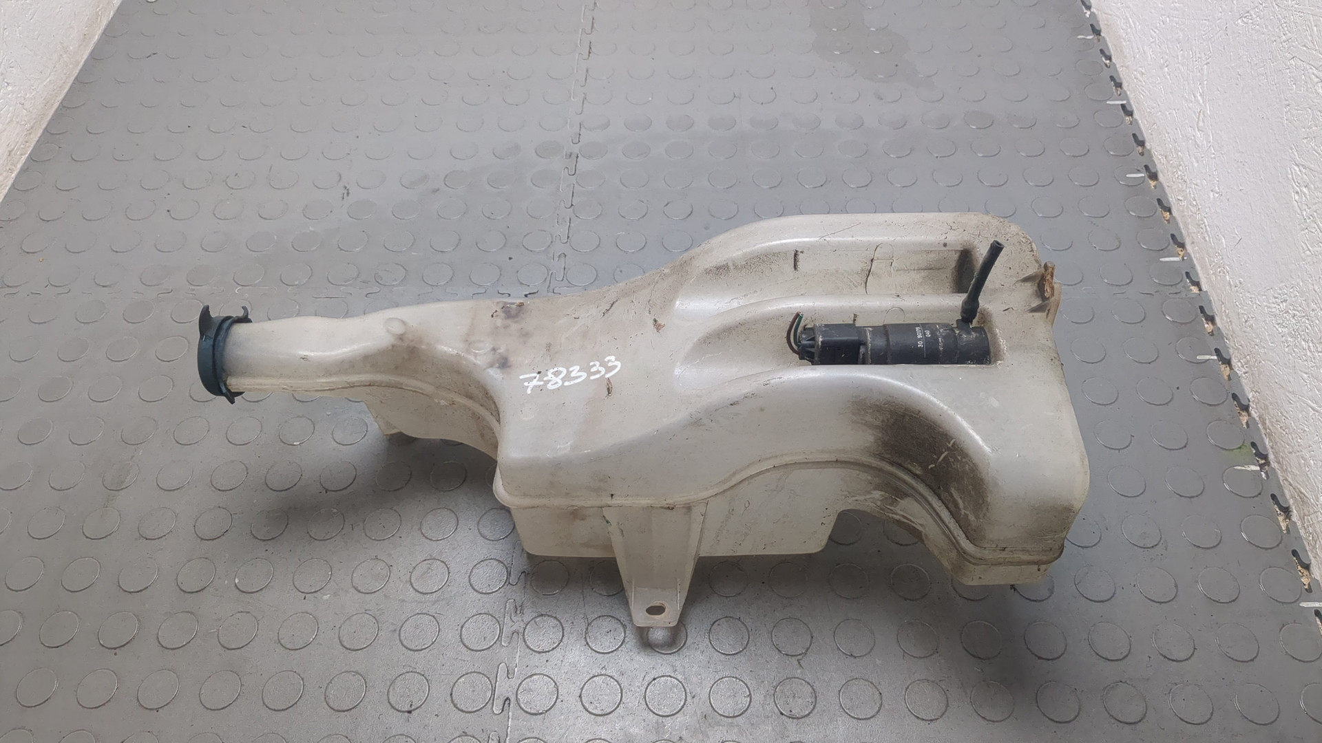 Бачок омывателя лобового стекла