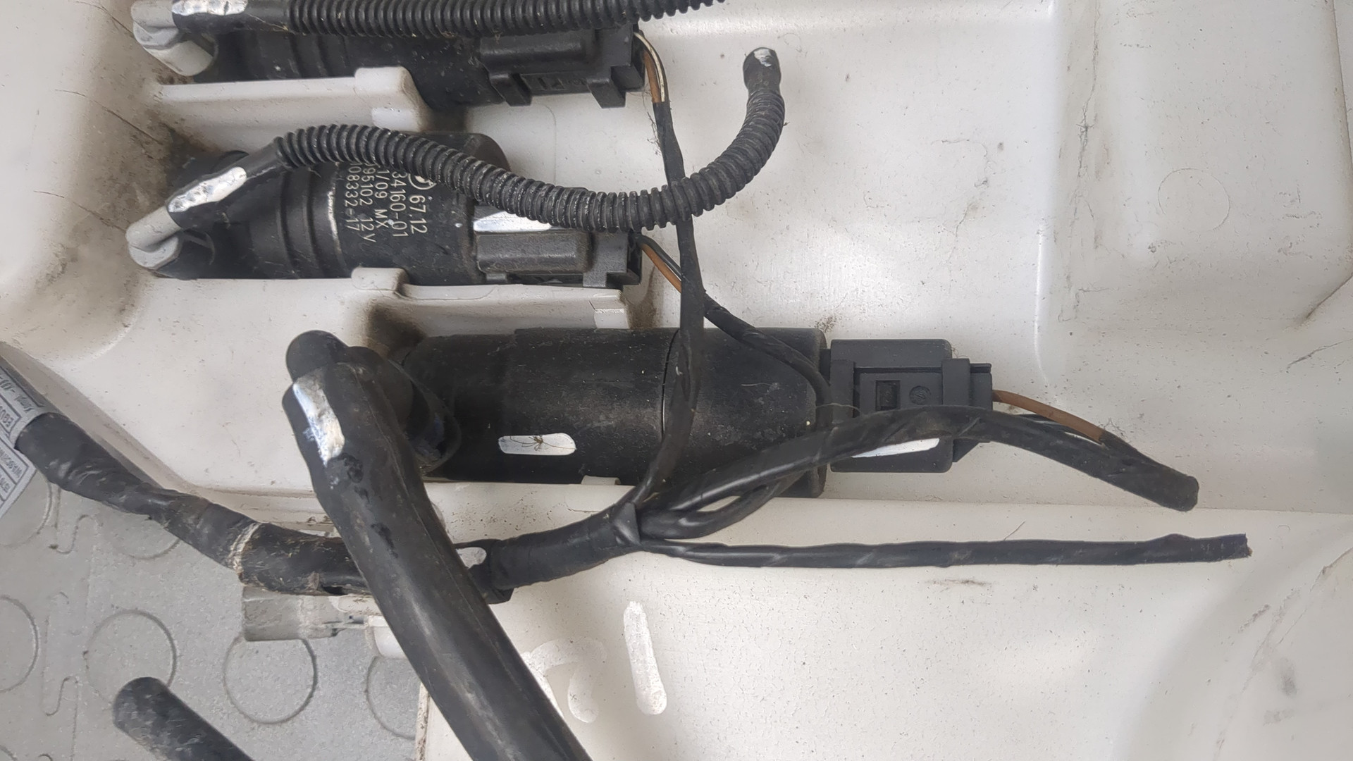 Бачок омывателя лобового стекла