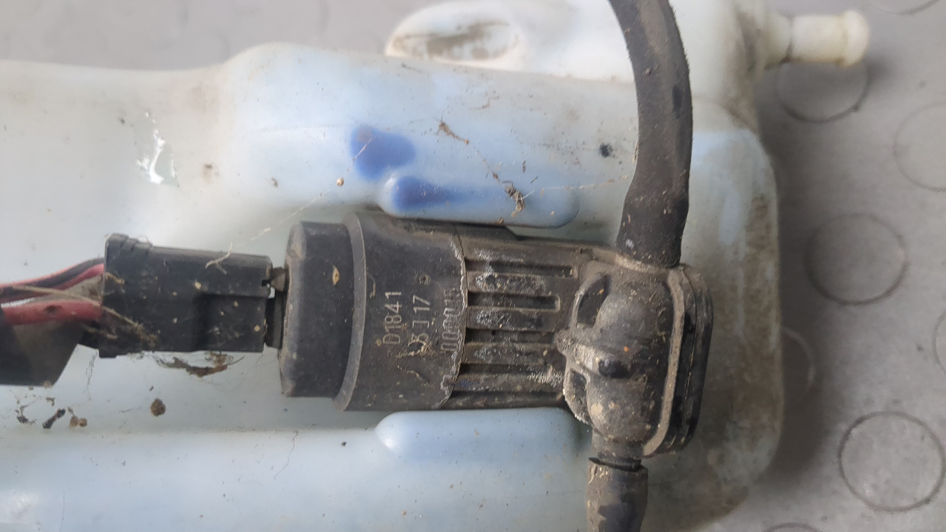 Бачок омывателя лобового стекла