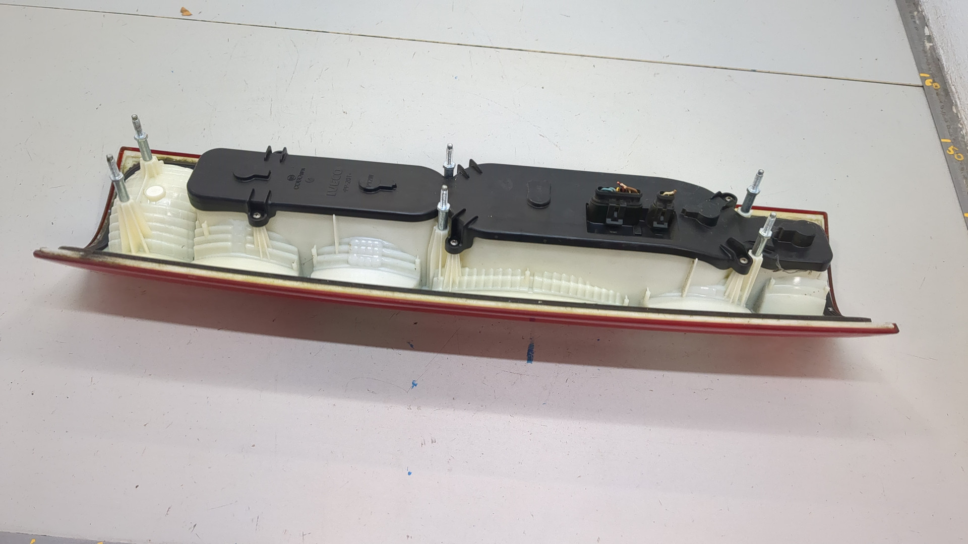 Фонарь задний правый