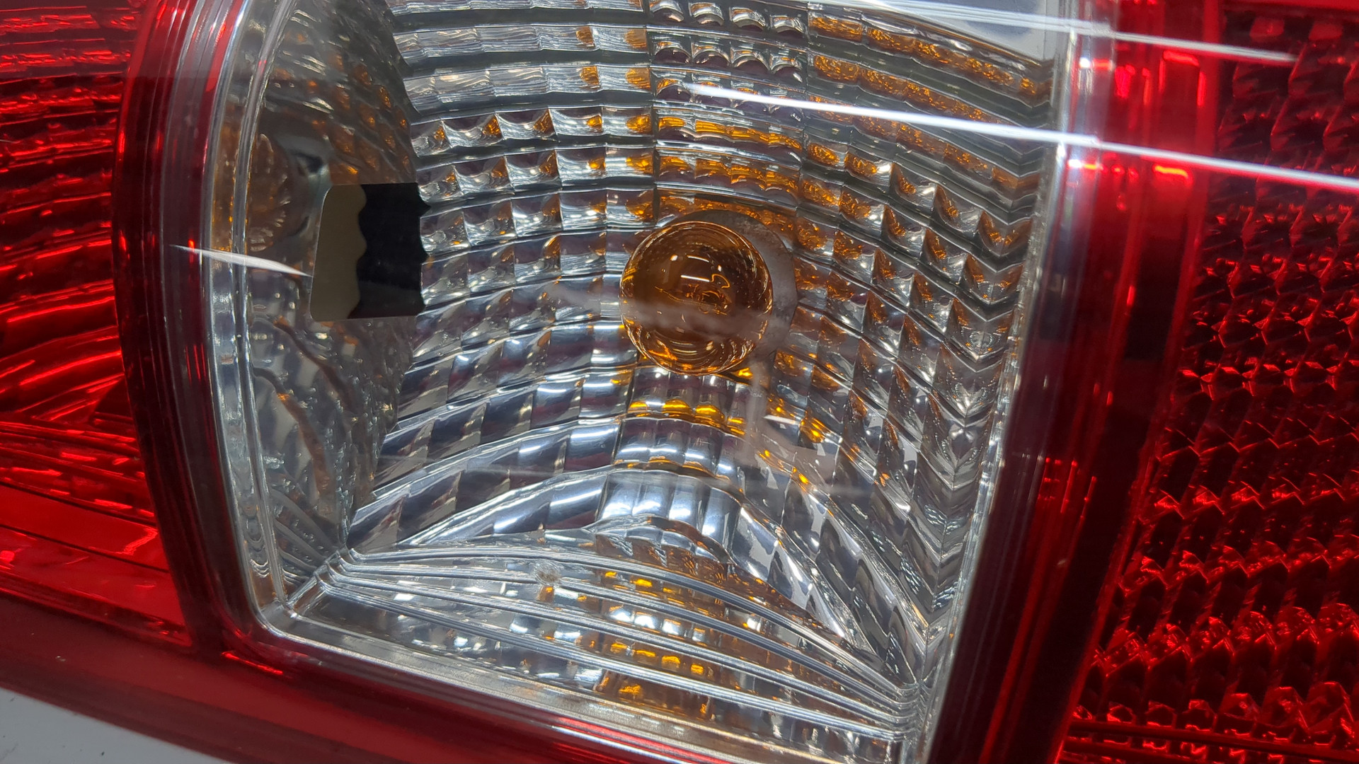 Фонарь задний правый