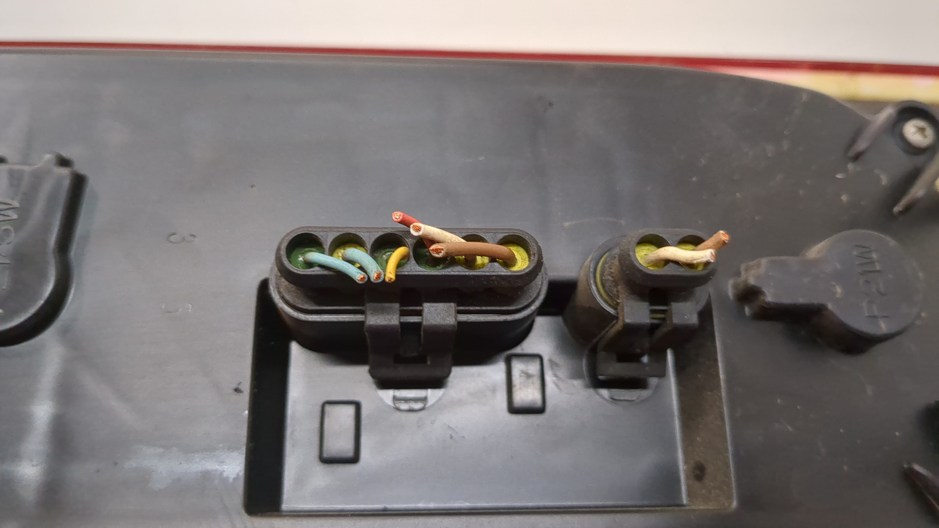 Фонарь задний правый