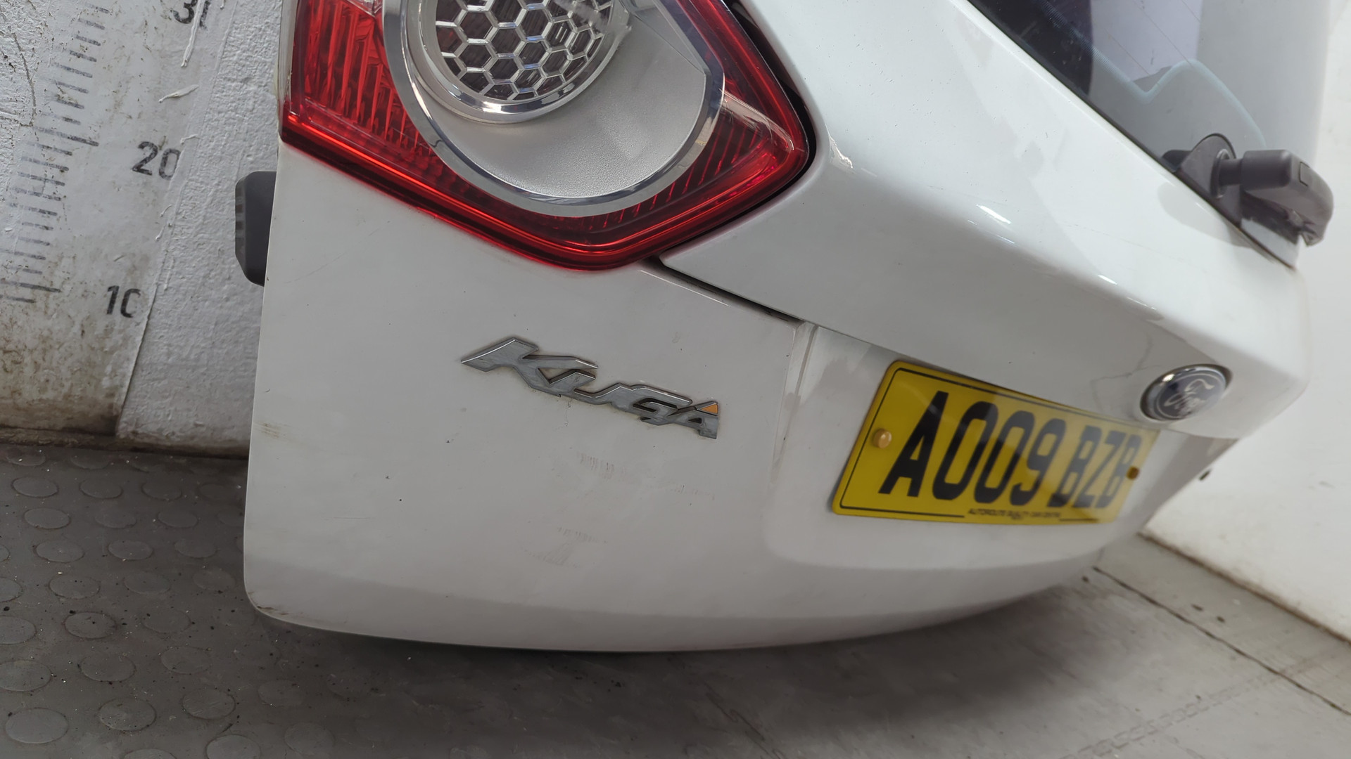 Дверь багажника