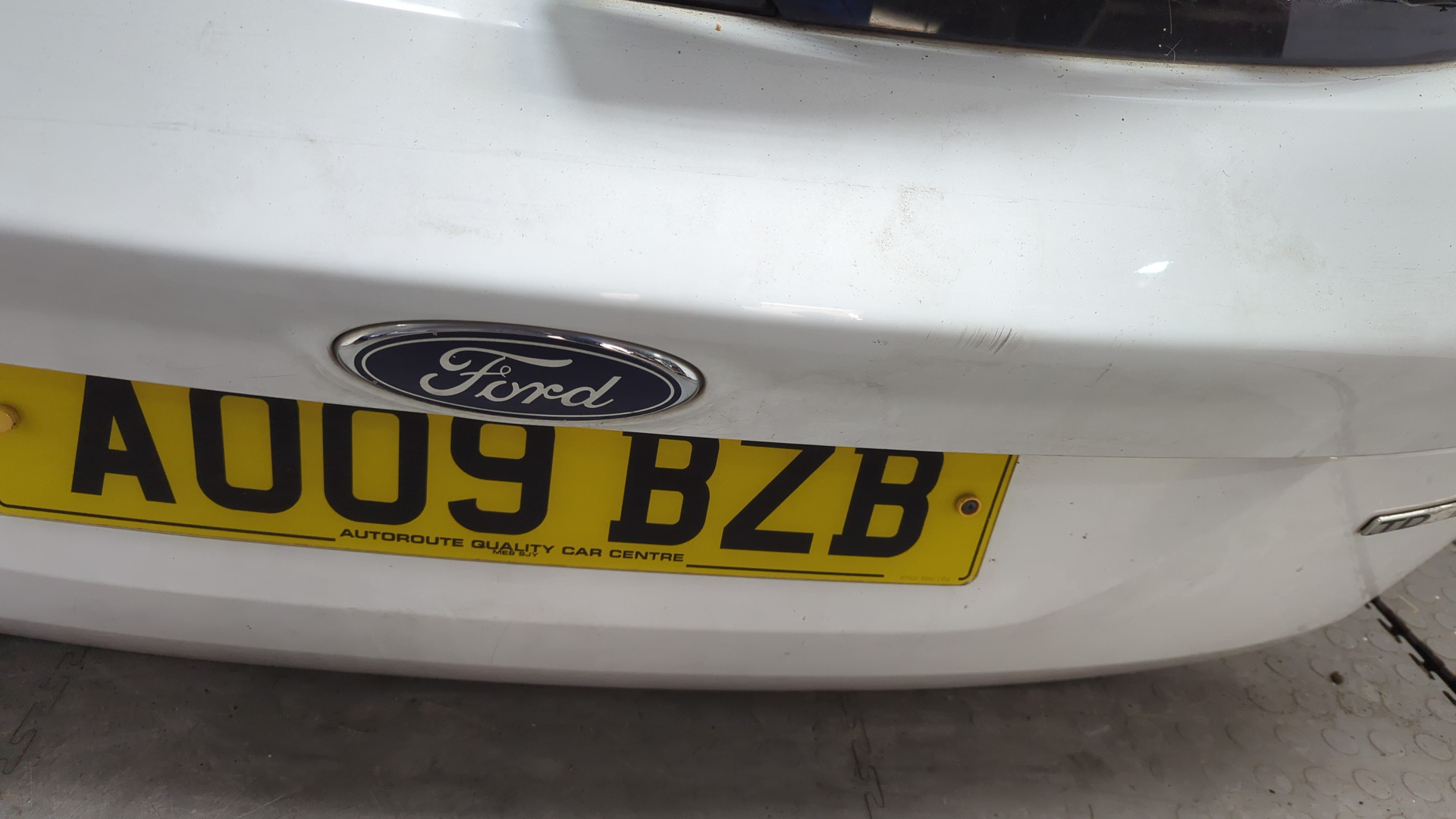 Дверь багажника